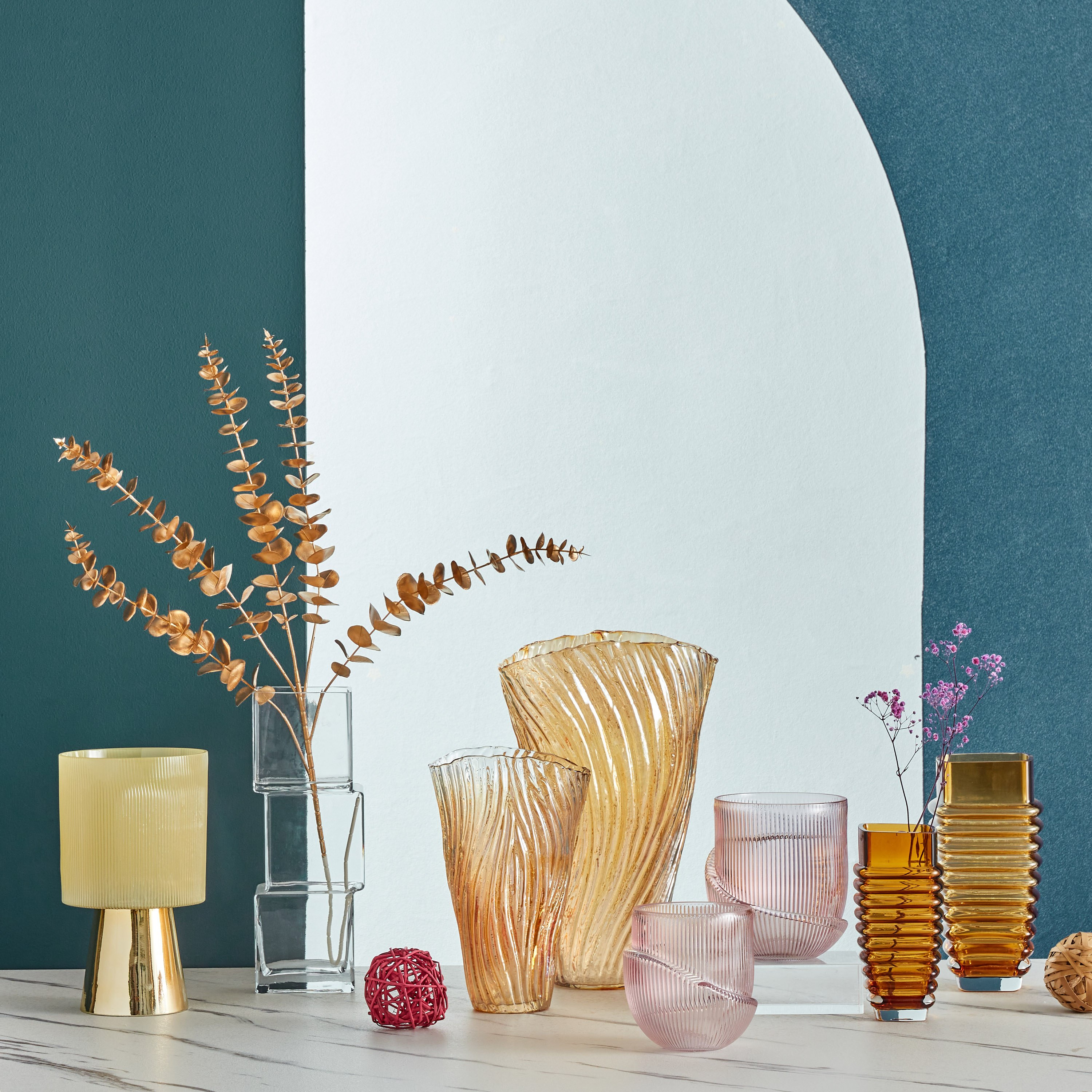 مزهرية زجاج أسطوانية بحامل مخروطي من موف - 25.5x14.5x10.5 سم-hbxbedroom-decorandaccessories-vases-image-4