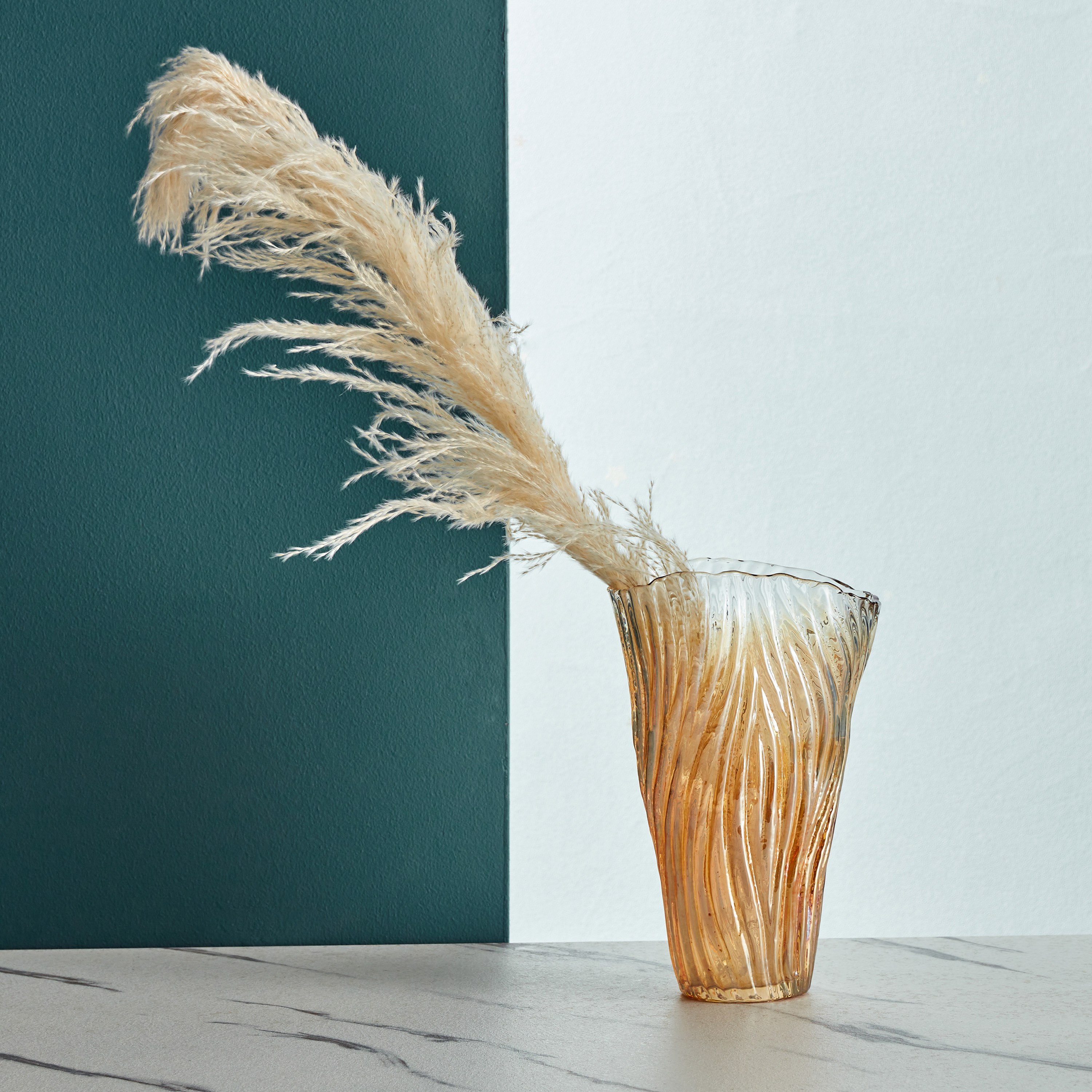 مزهرية مضلعة عضوية زجاج من موف - 16x10x25.5 سم-hbxbedroom-decorandaccessories-vases-image-1