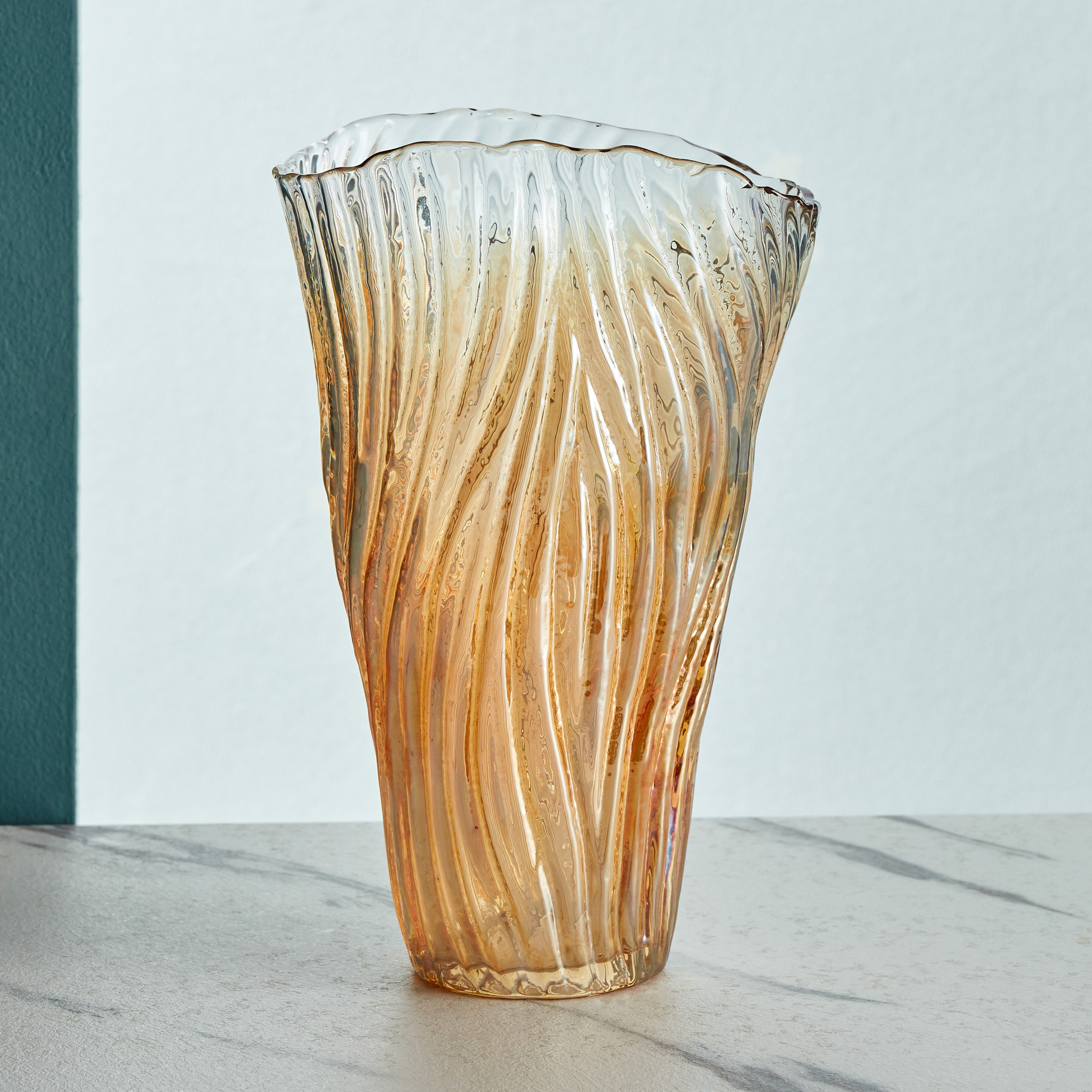مزهرية مضلعة عضوية زجاج من موف - 16x10x25.5 سم-hbxbedroom-decorandaccessories-vases-image-2