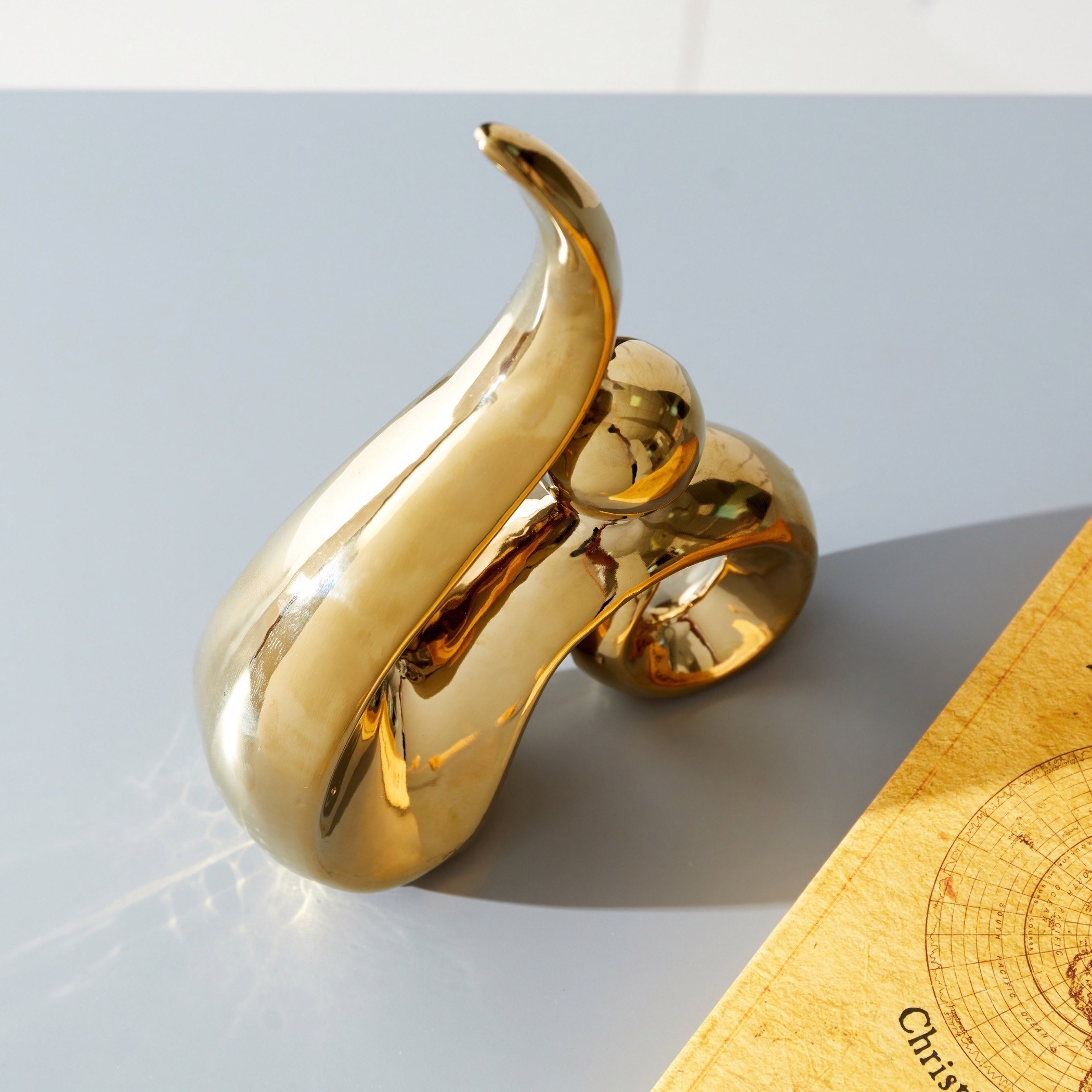 قطعة ديكور سيراميك بتصميم تجريدي من توباز - 15x6x20 سم-hbxhomeware-homedecor-figurinesandornaments-image-2