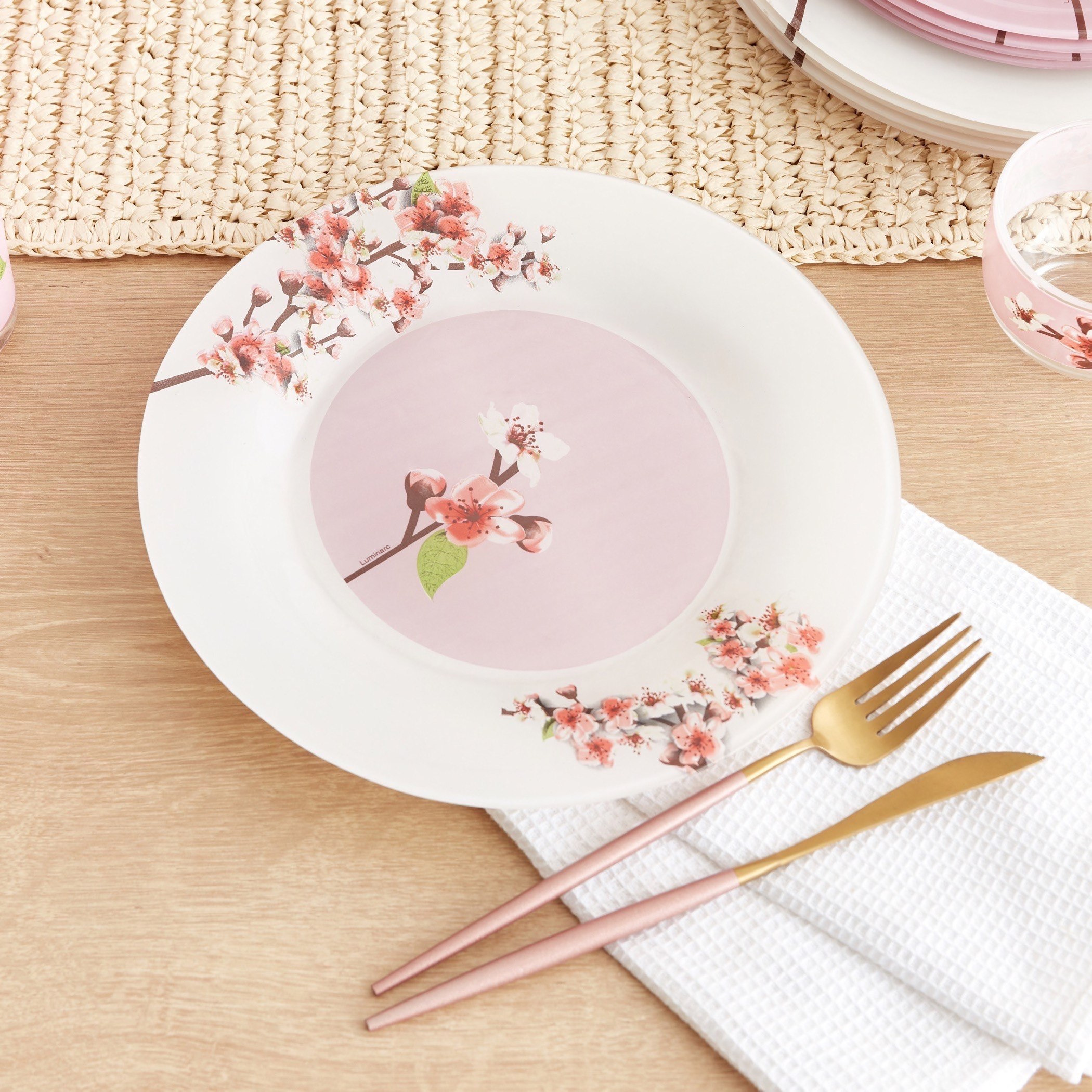 طقم عشاء نيو تيمب أمبي روز 46 قطعة من لومينارك-hbxhomeware-hbxkitchen-image-6