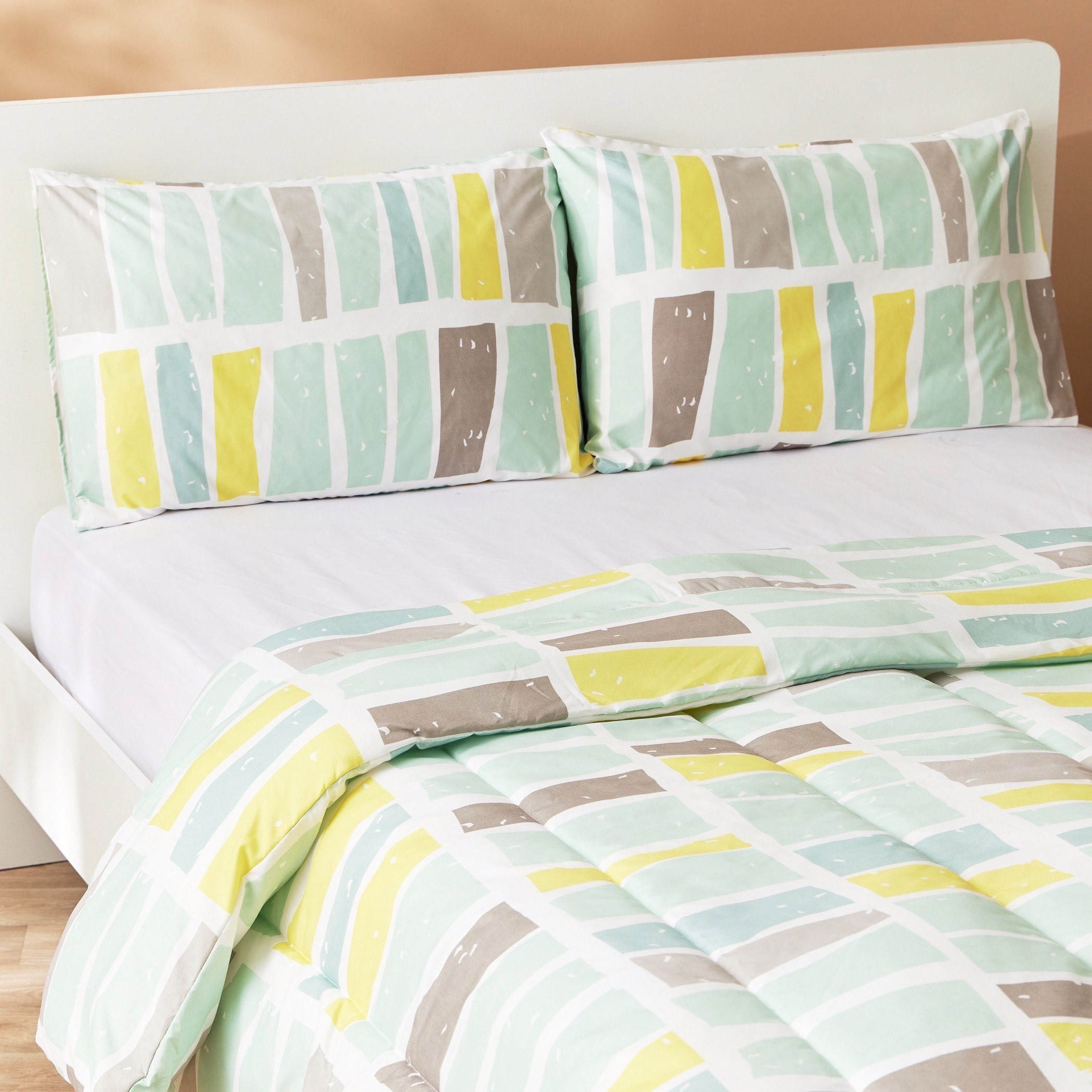 طقم لحاف ألياف دقيقة كينج بطبعات 3 قطع من أونتاريو جيل - 220x240 سم-hbxhomeware-hbxdecorandfurnishings-image-2