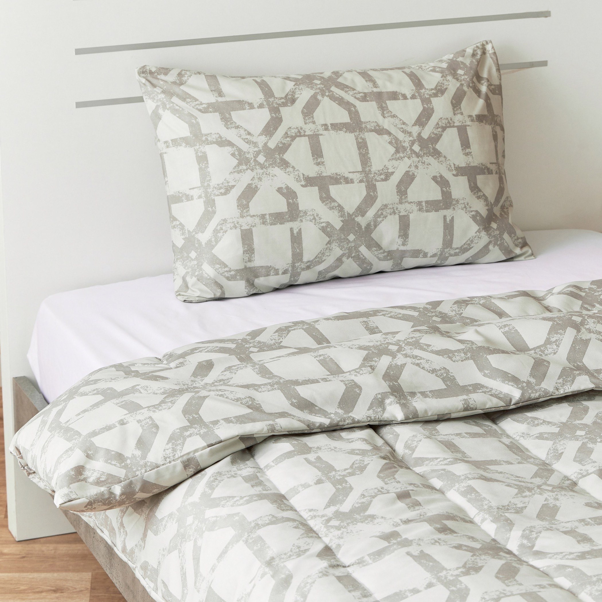 طقم لحاف ألياف دقيقة مزدوج بطبعات قطعتين من أونتاريو جاستن - 160x220 سم-hbxhomeware-hbxdecorandfurnishings-image-2