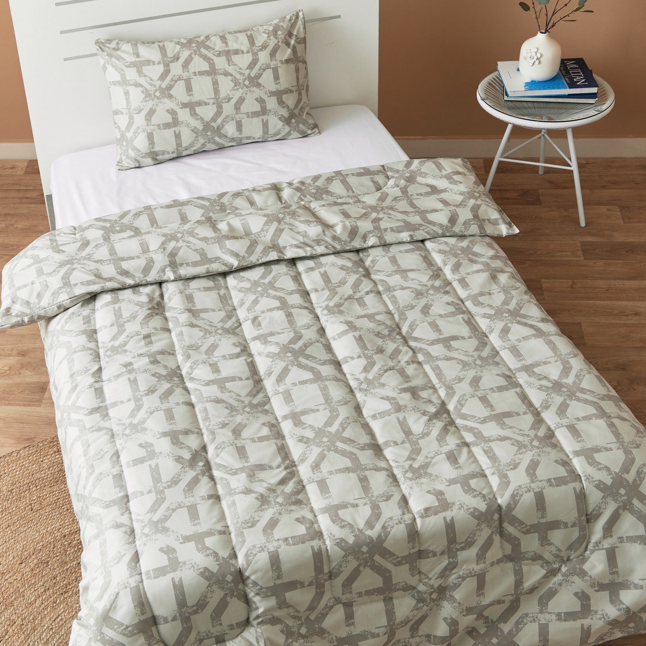 طقم لحاف ألياف دقيقة مزدوج بطبعات قطعتين من أونتاريو جاستن - 160x220 سم-hbxhomeware-hbxdecorandfurnishings-image-4