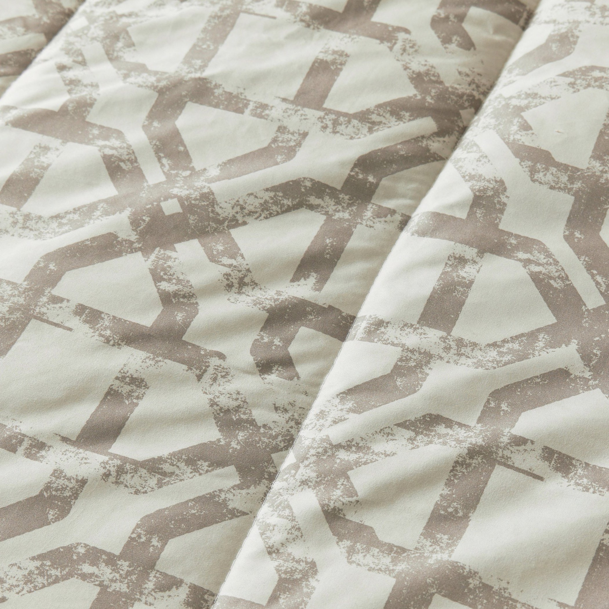 طقم لحاف ألياف دقيقة كينج بطبعات 3 قطع من أونتاريو جاستن - 220x240 سم-hbxhomeware-hbxdecorandfurnishings-image-4