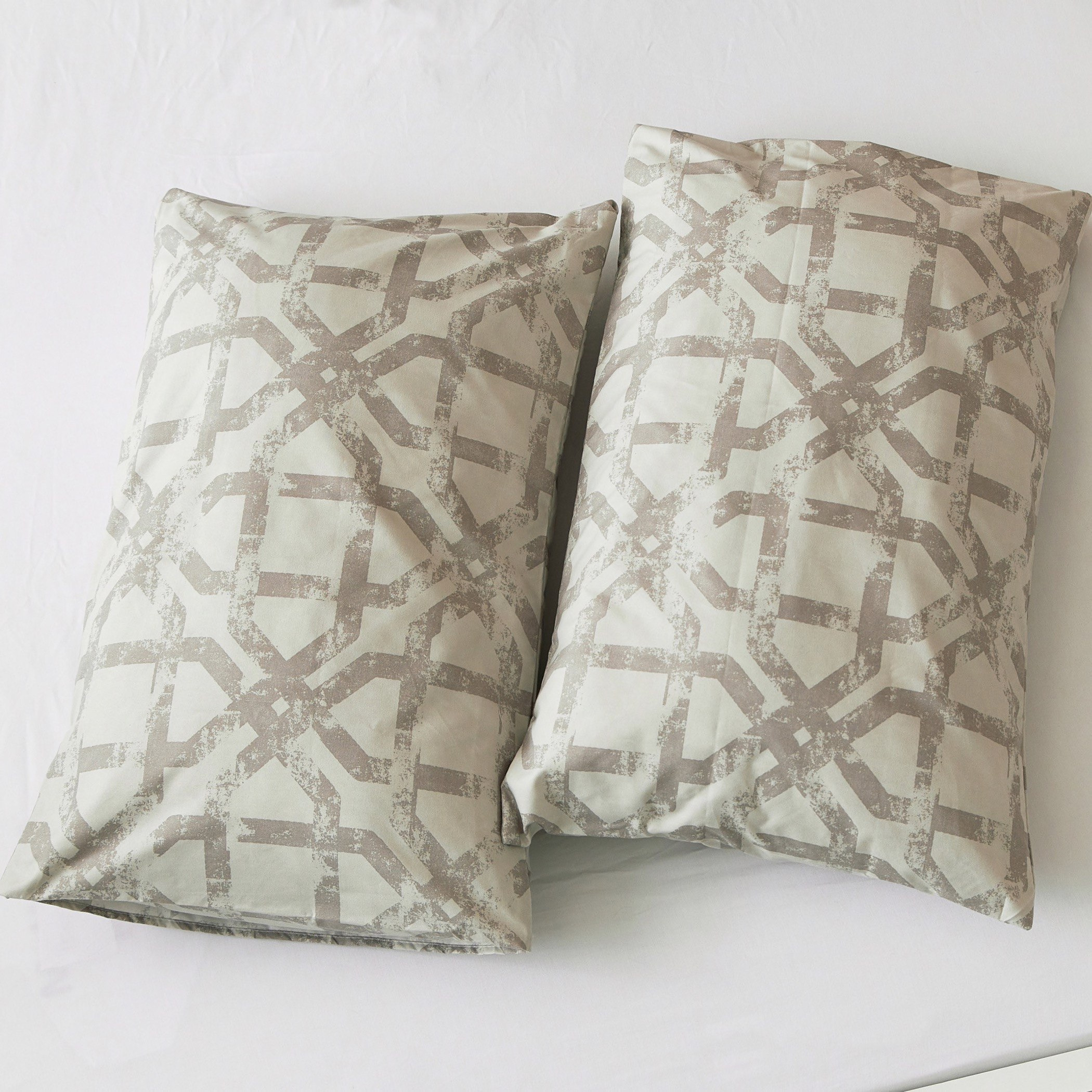 طقم لحاف ألياف دقيقة كينج بطبعات 3 قطع من أونتاريو جاستن - 220x240 سم-hbxhomeware-hbxdecorandfurnishings-image-5