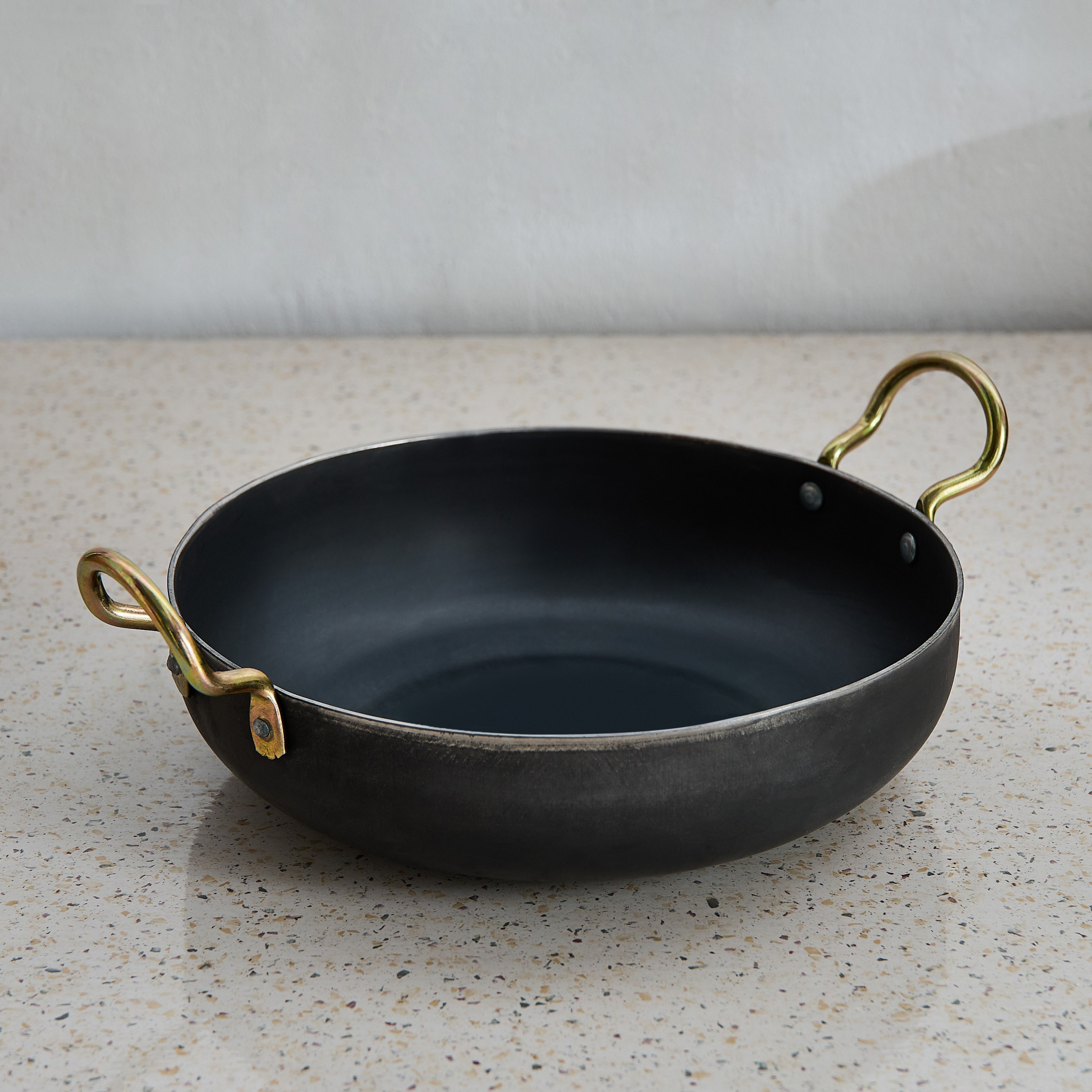 مقلاة ووك بقعر مسطح من الحديد المطاوع من فيريك  - 24 سم-hbxkitchen-kitchenware-foodpreparation-image-2