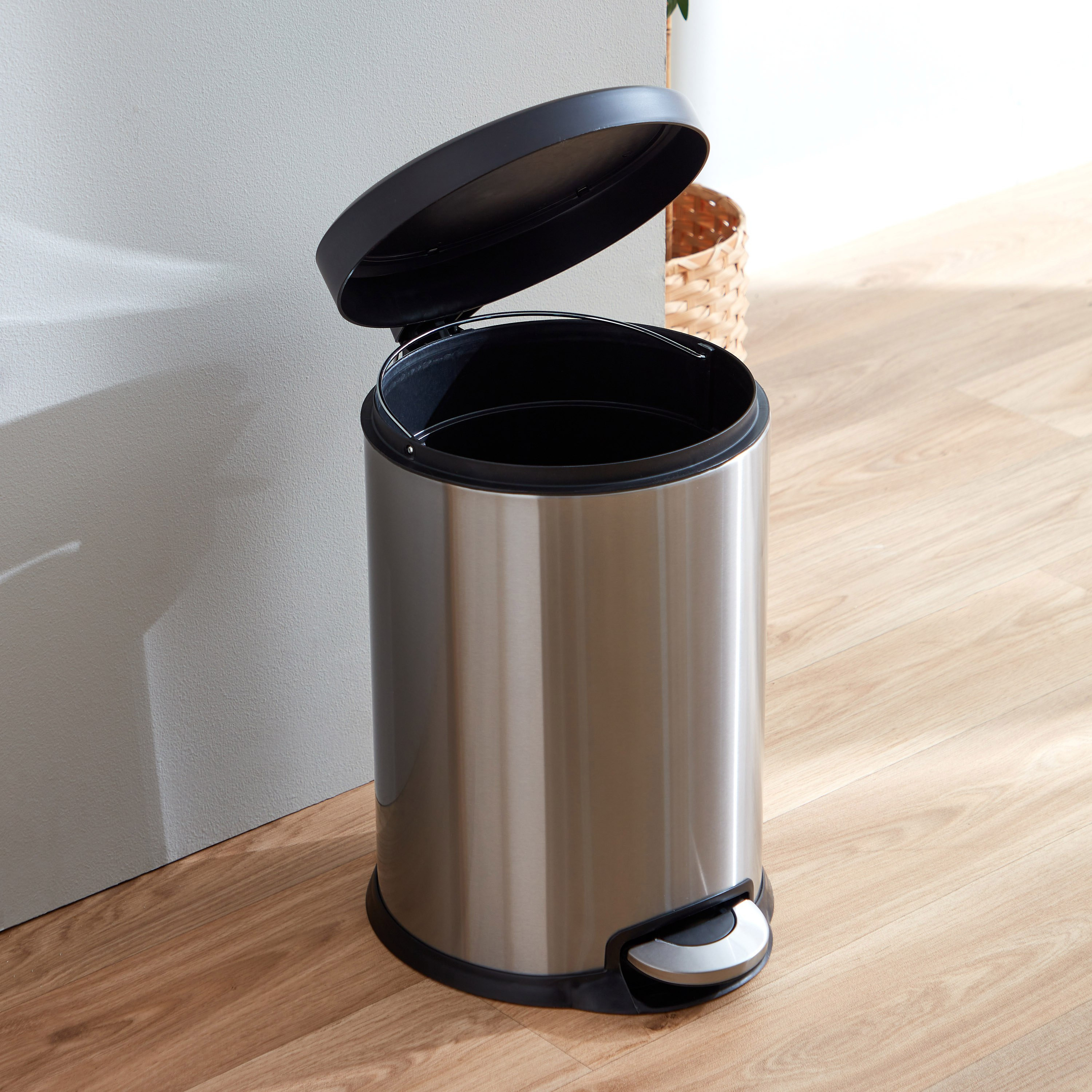 سلّة نفايات ستانلس ستيل بدواسة من نيو - 20 لتر-hbxhomeware-hbxbathroom-image-2