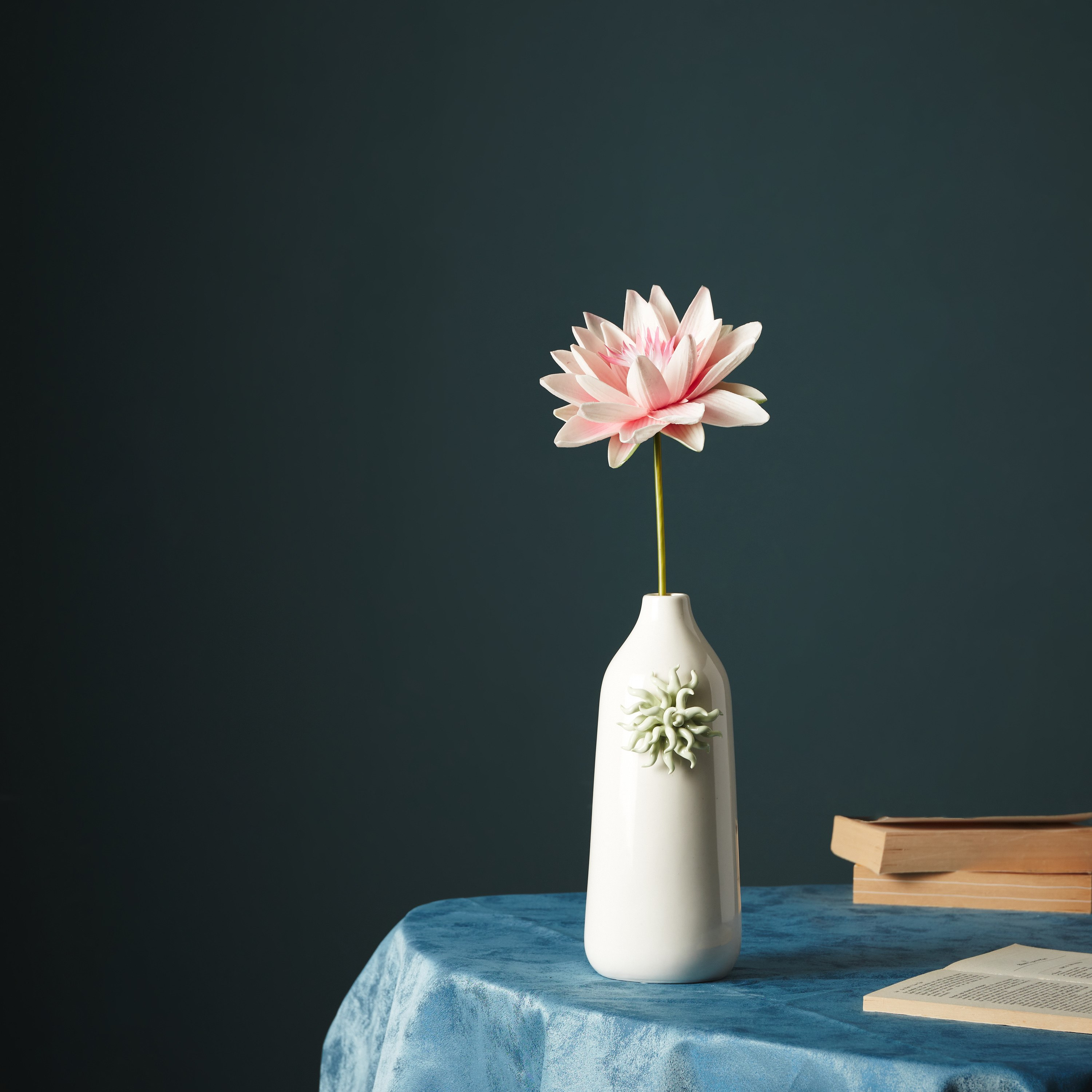 جذع لوتس من آريا - 51 سم-hbxdecorandfurnishings-homeaccessories-artificialflowersandplants-image-4