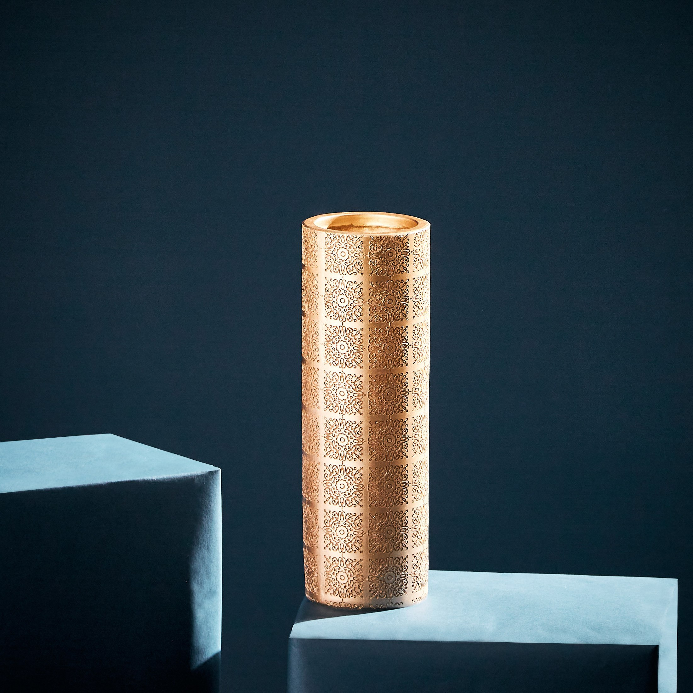مزهرية أسطوانية بولي ريزين بنقوش زهرية من صقلية - 11x11x32 سم-hbxbedroom-decorandaccessories-vases-image-2