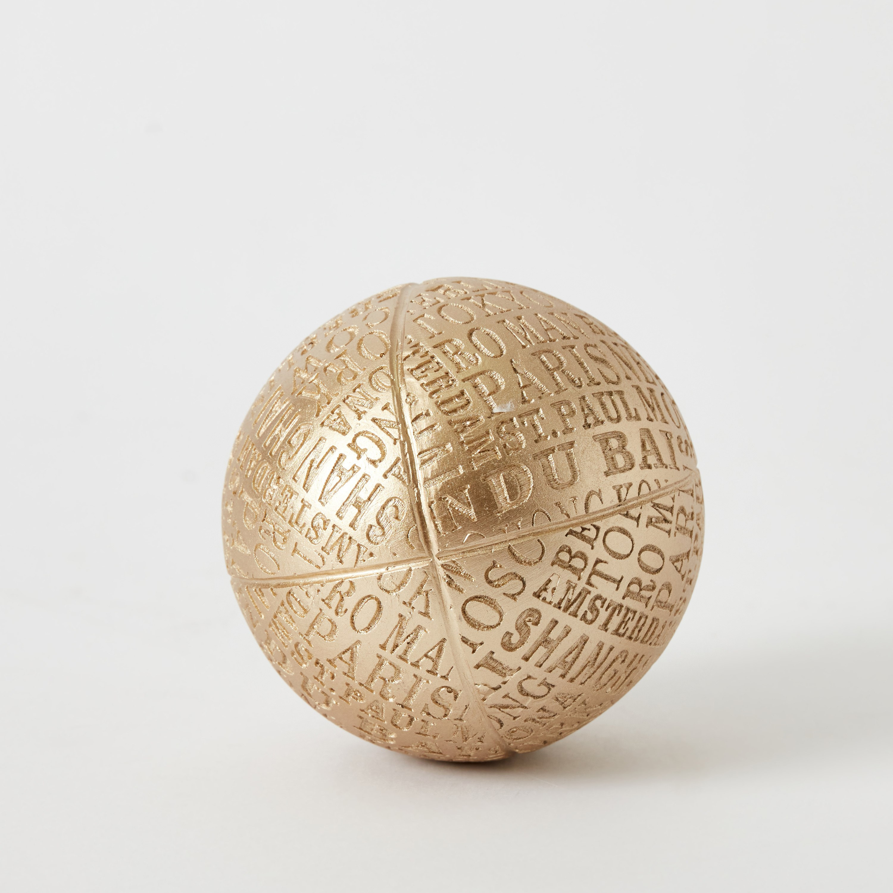 كرة ديكور بولي ريزين بنقوش من صقلية - 8 سم-hbxhomeware-homedecor-figurinesandornaments-image-5