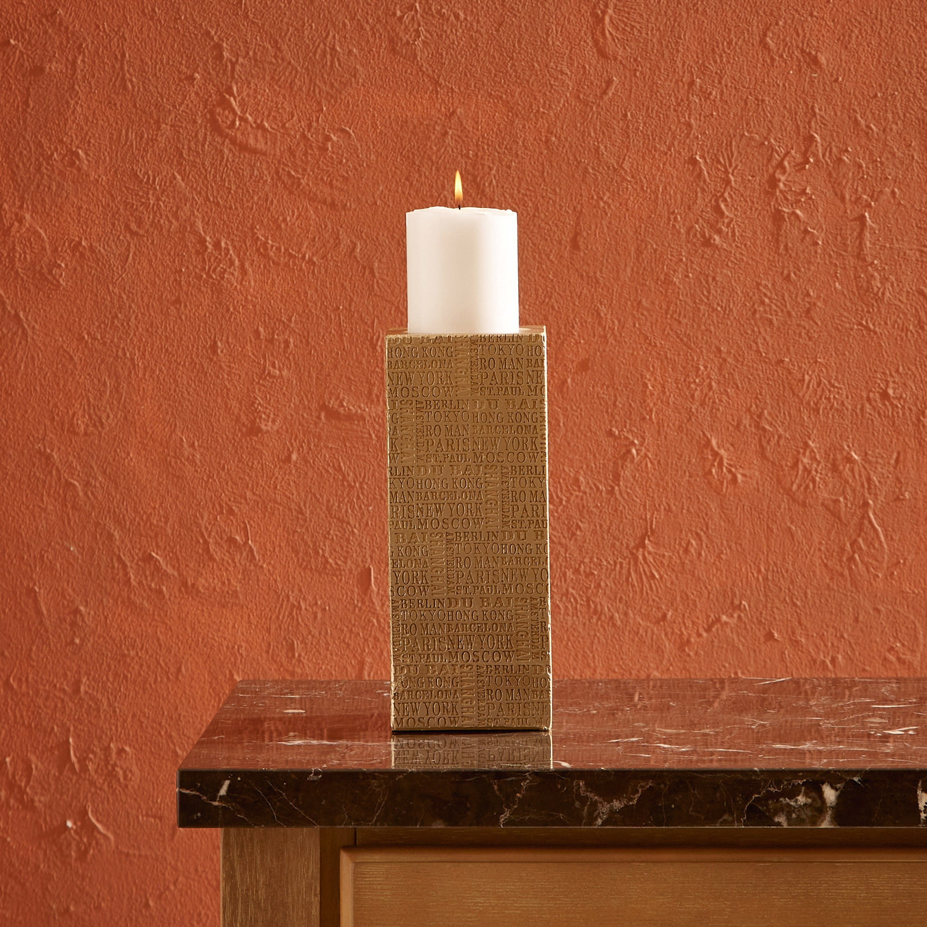 حامل شموع بولي ريزين مربع من صقلية - 10 × 10 × 25 سم-hbxlivingroom-decorandaccessories-candleholders-image-1