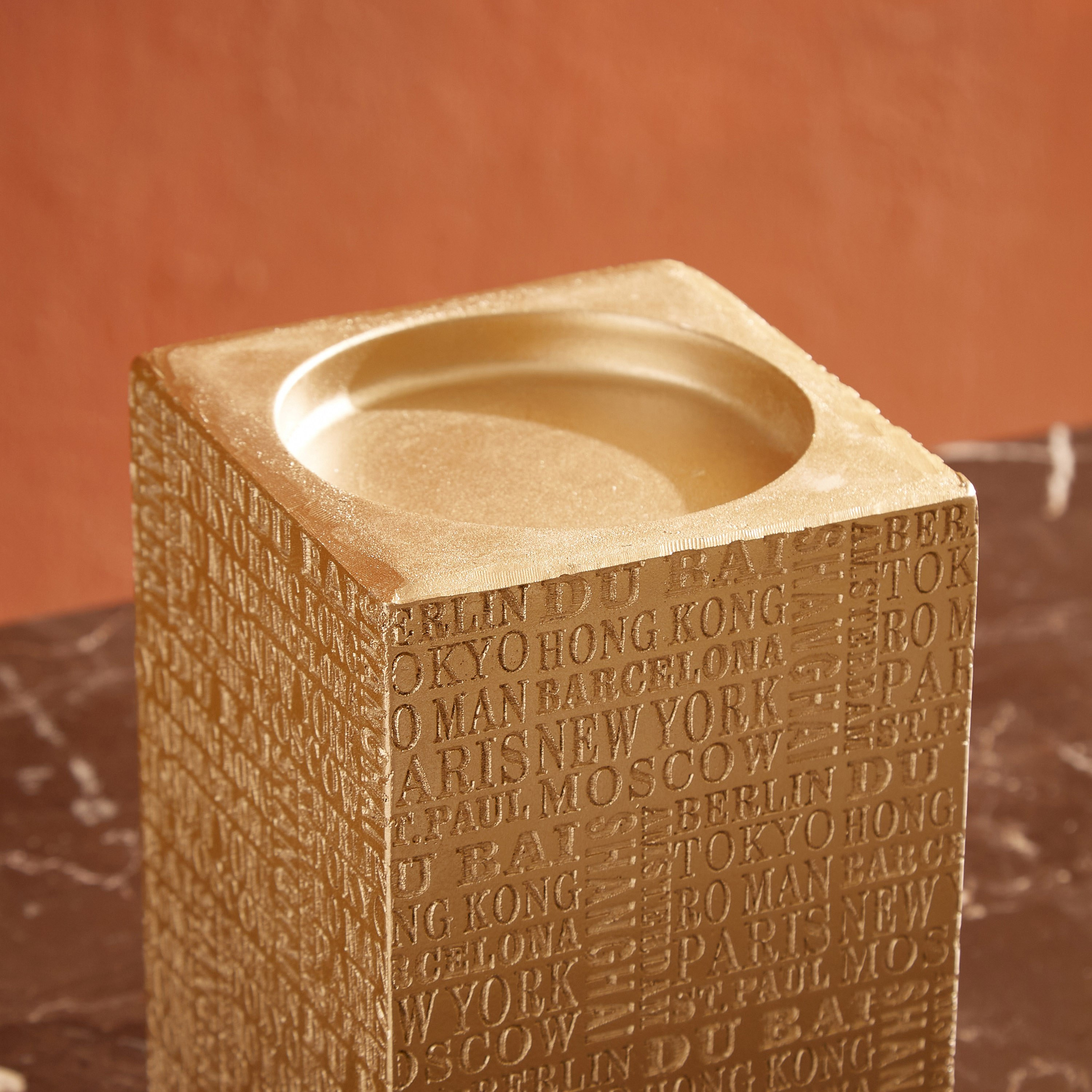 حامل شموع بوليريسين مربع من صقلية - 10x10x15 سم-hbxlivingroom-decorandaccessories-candleholders-image-3