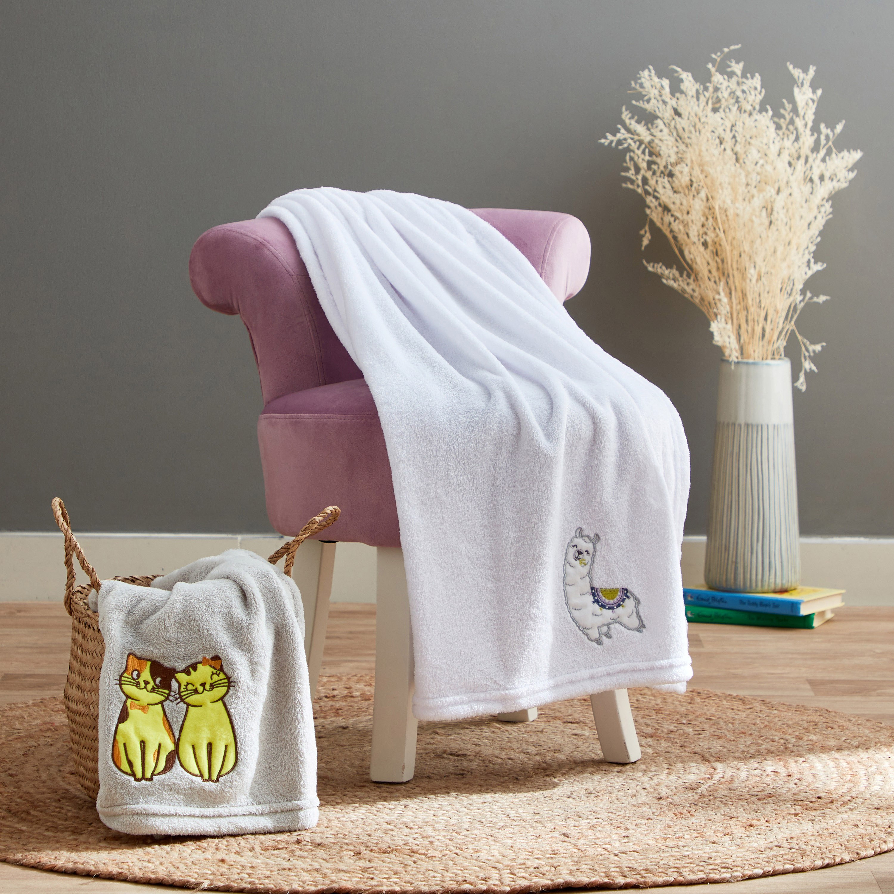 بطانية فلانيل للأطفال من فينيكس- 76x102 سم-hbxhomeware-hbxkidsandyouth-image-4