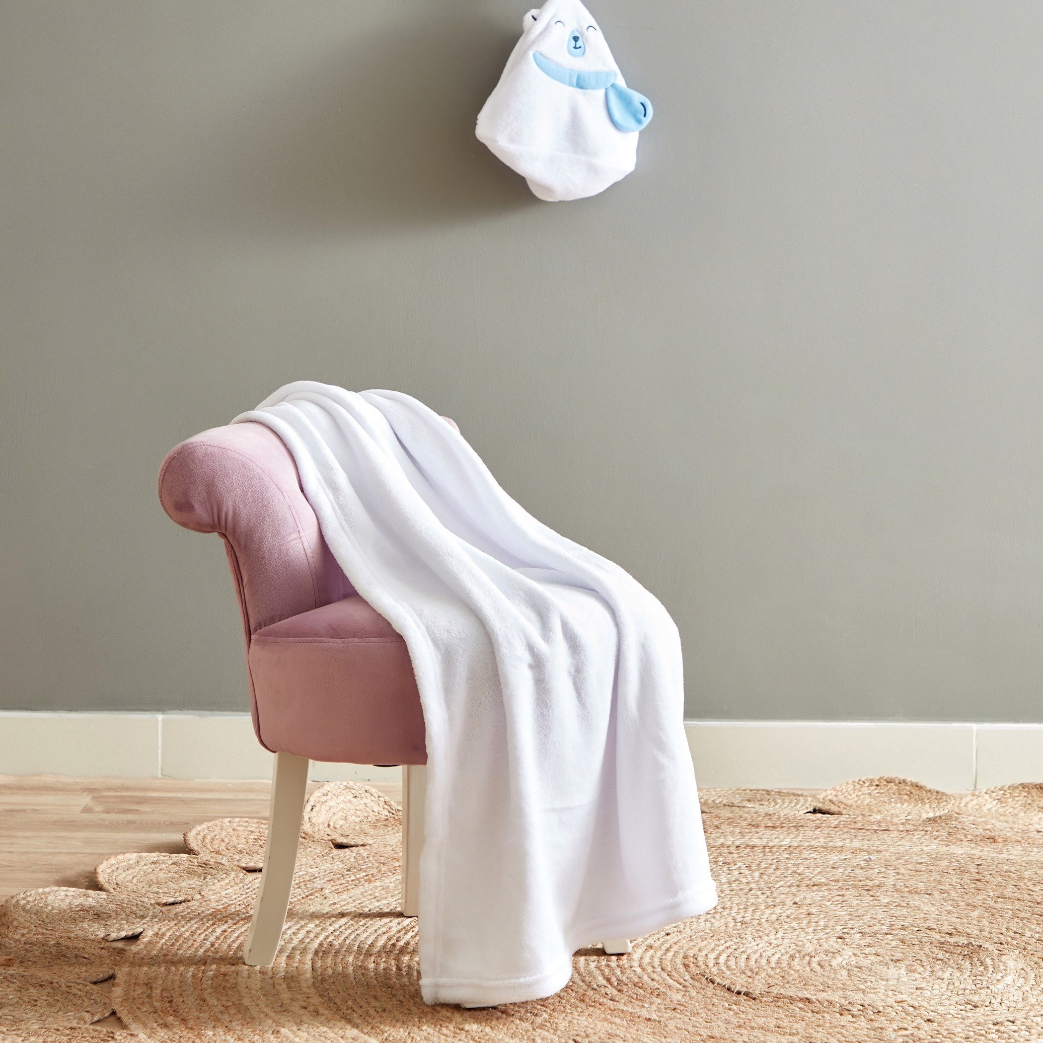 بطانية فلانيل محمولة من فونيكس- 76x102 سم-hbxhomeware-hbxkidsandyouth-image-1