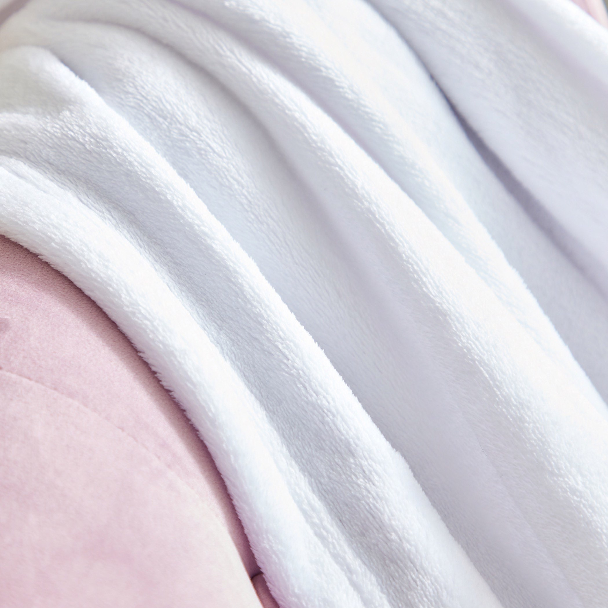 بطانية فلانيل محمولة من فونيكس- 76x102 سم-hbxhomeware-hbxkidsandyouth-image-4