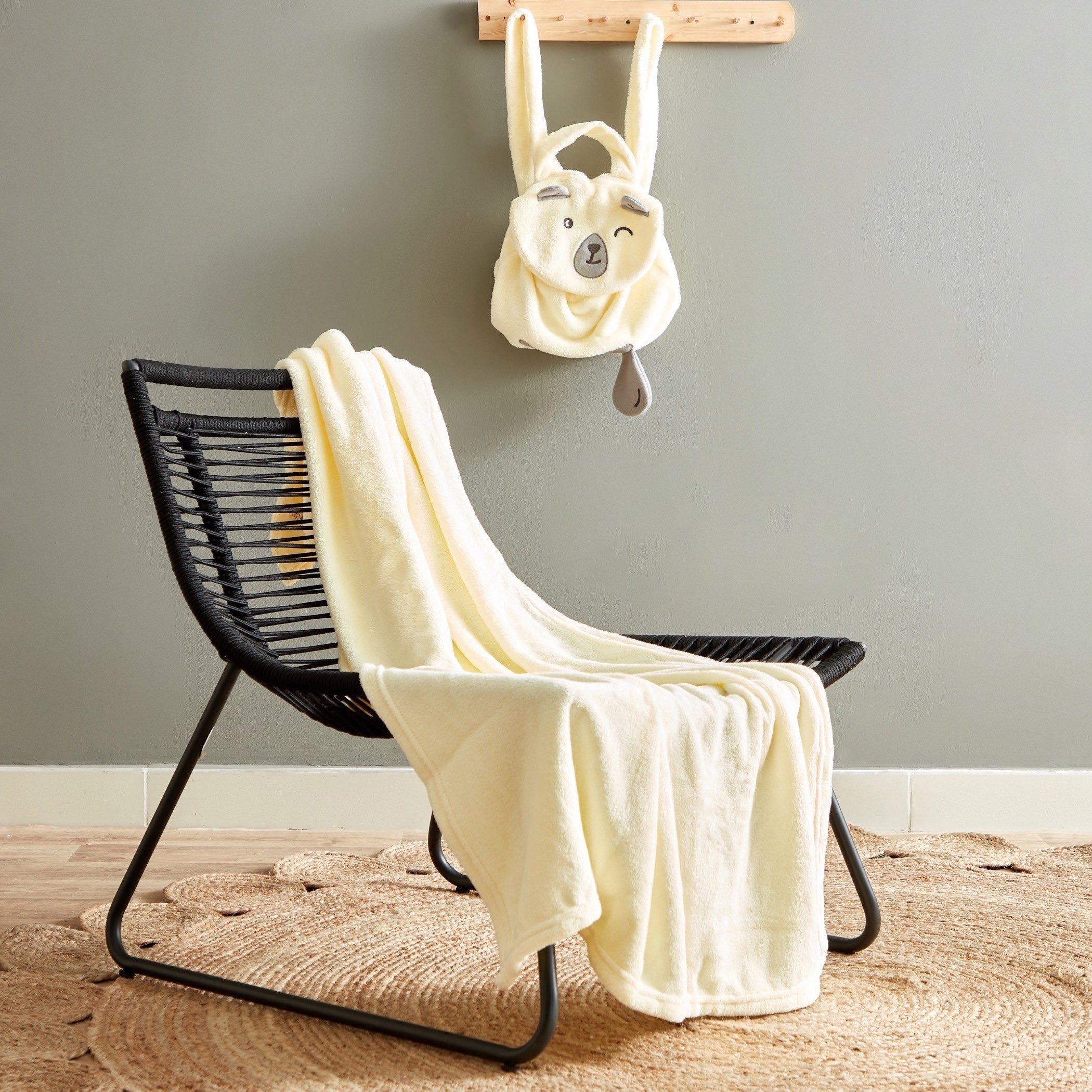 بطانية فلانيل داخل شنطة بتصميم دب قطبي من فينيكس - 102x152 سم-hbxhomeware-hbxkidsandyouth-image-1