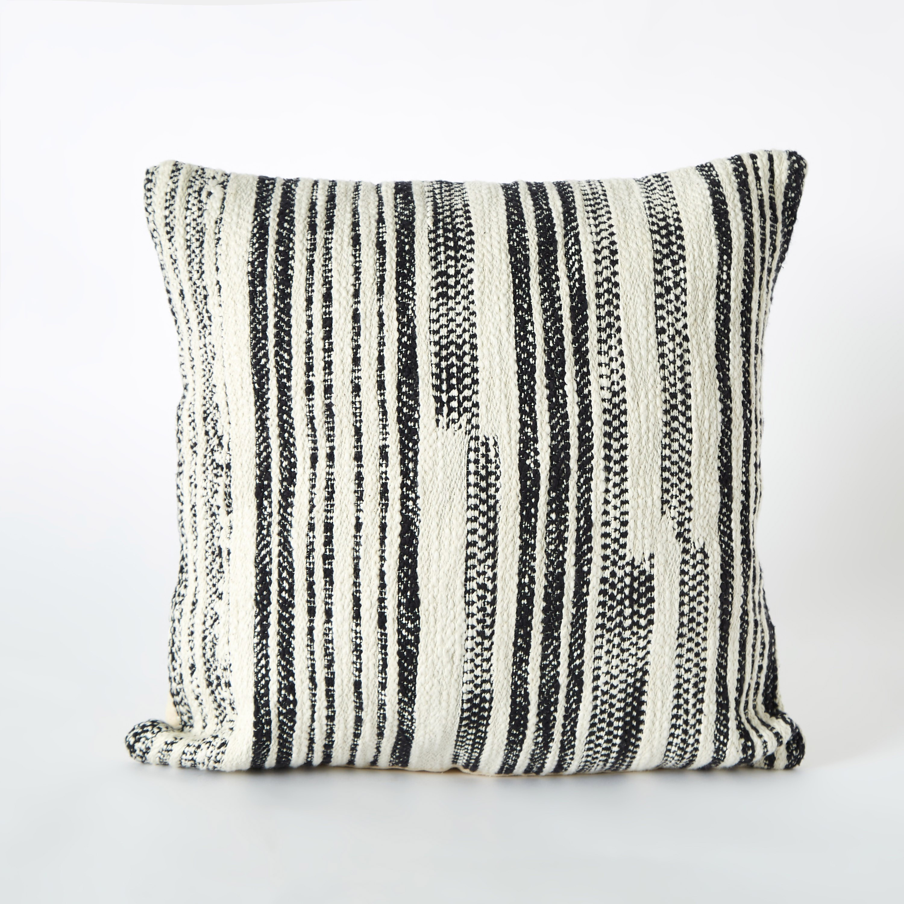 وسادة محشوة من مونو سلاب - 45x45 سم-hbxlivingroom-furnishings-cushionsandcovers-filledcushions-image-5