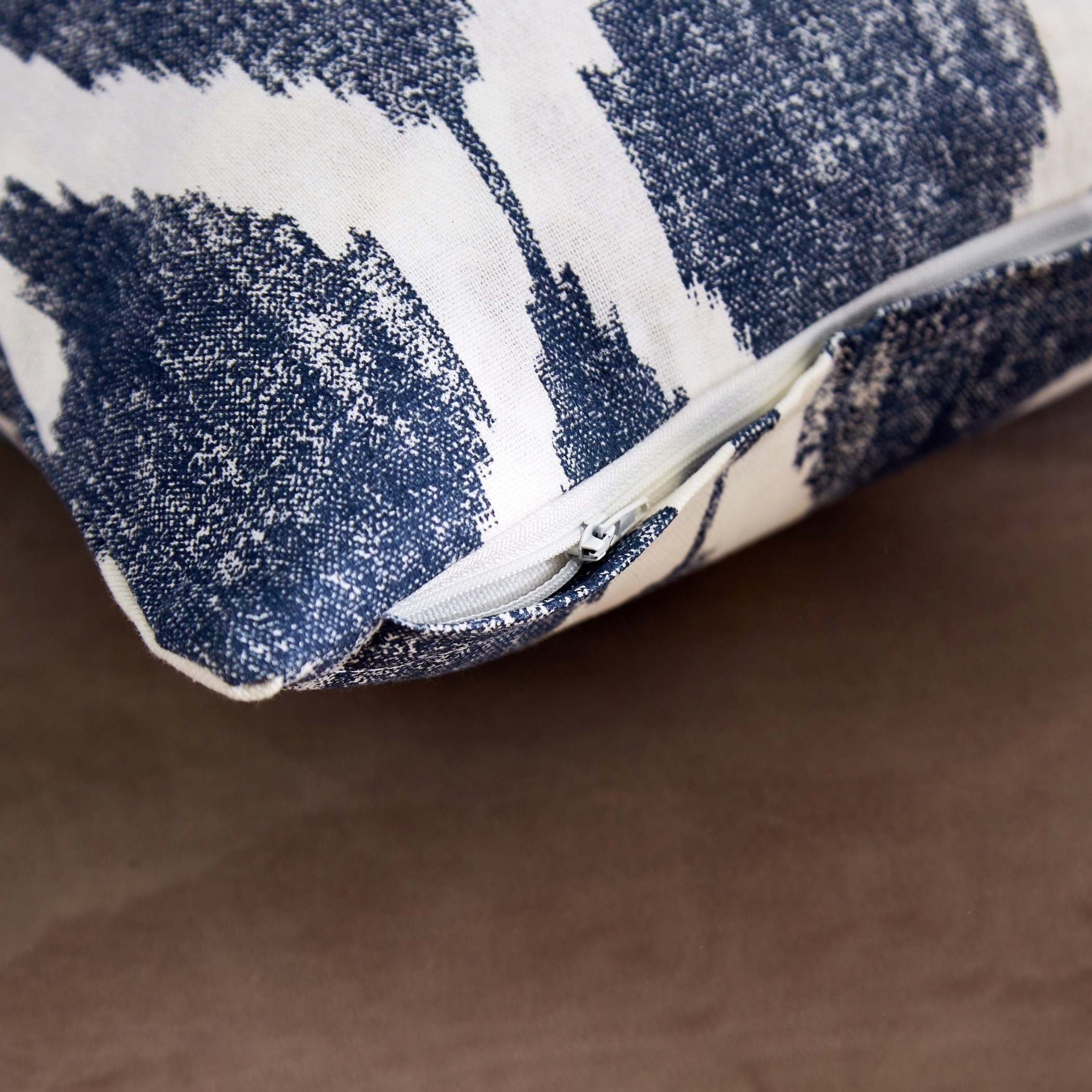 غطاء وسادة قطن بطبعات من آرثر - 45x45 سم-hbxhomeware-cushionsandcovers-cushioncovers-image-3