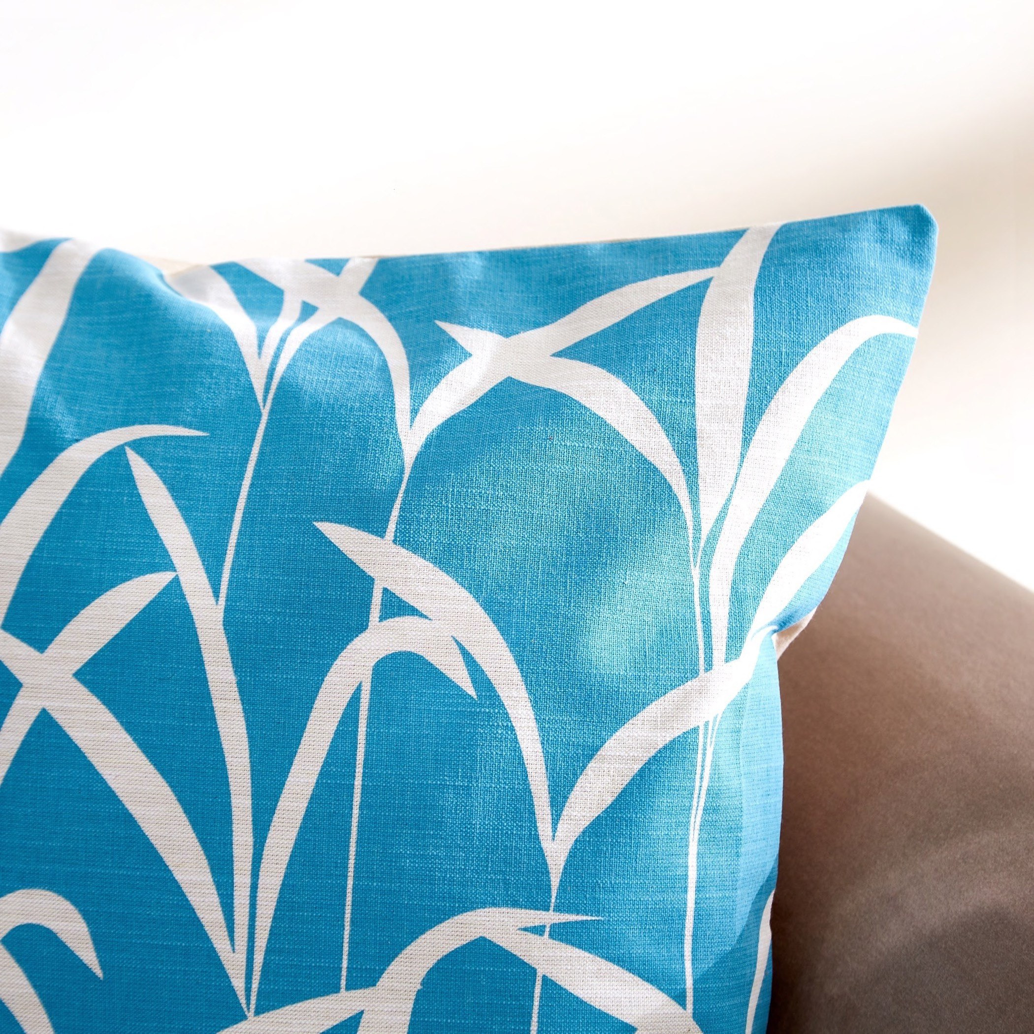 غطاء وسادة قطن بطبعات من ألفي - 50×50 سم-hbxhomeware-cushionsandcovers-cushioncovers-image-2