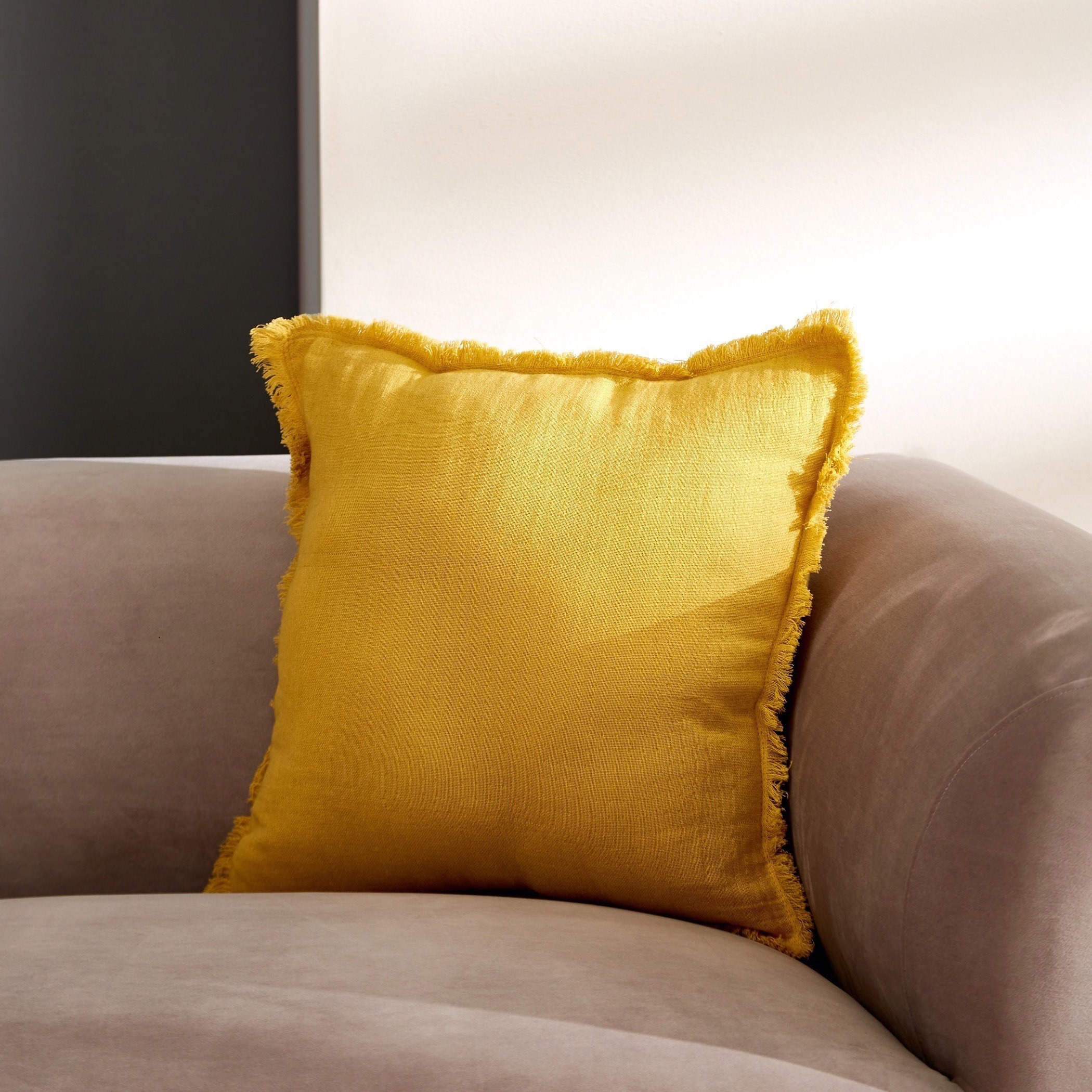 وسادة محشوة قطن بارزة الملمس من لوكاس - 40x40 سم-hbxlivingroom-furnishings-cushionsandcovers-filledcushions-image-1