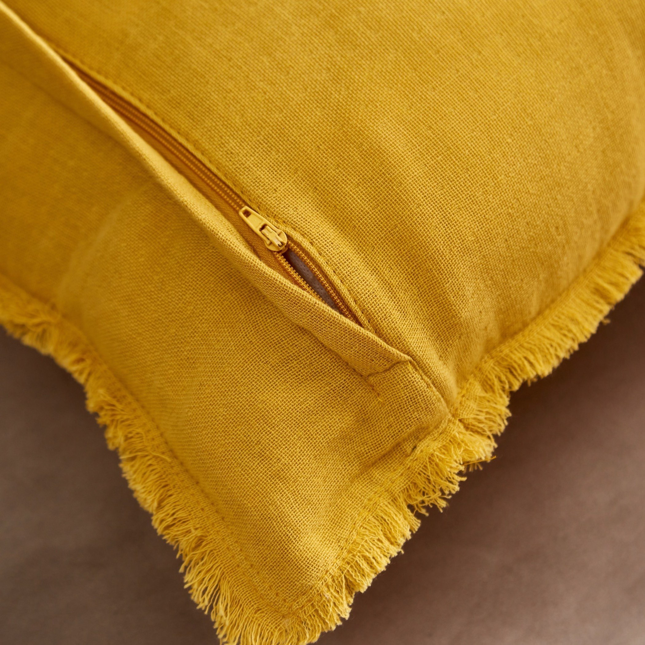 وسادة محشوة قطن بارزة الملمس من لوكاس - 40x40 سم-hbxlivingroom-furnishings-cushionsandcovers-filledcushions-image-3