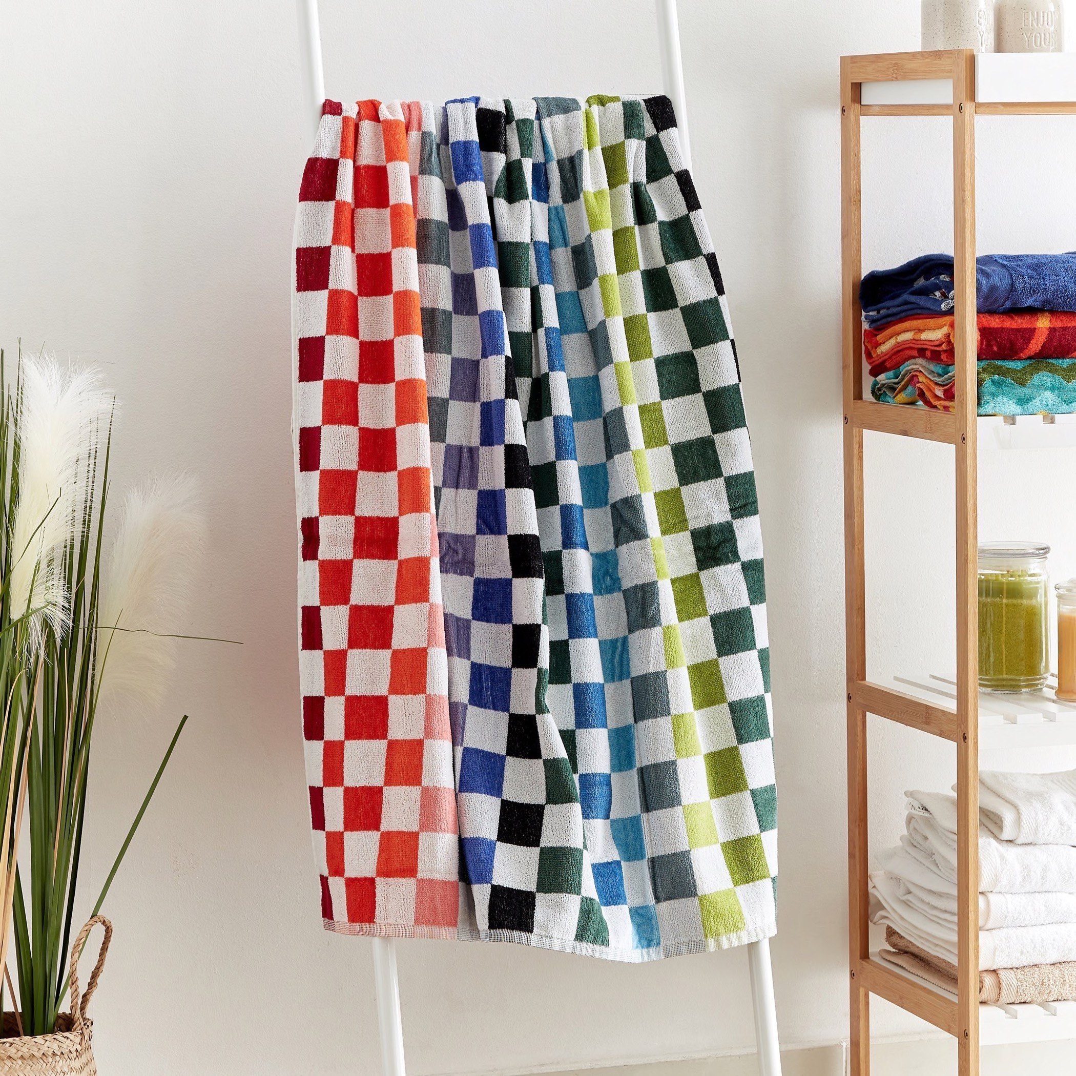 منشفة شاطئ قطن بتصميم مكعبّات من فيفيد - 86x160 سم-hbxbathroom-bathroomtextiles-image-1