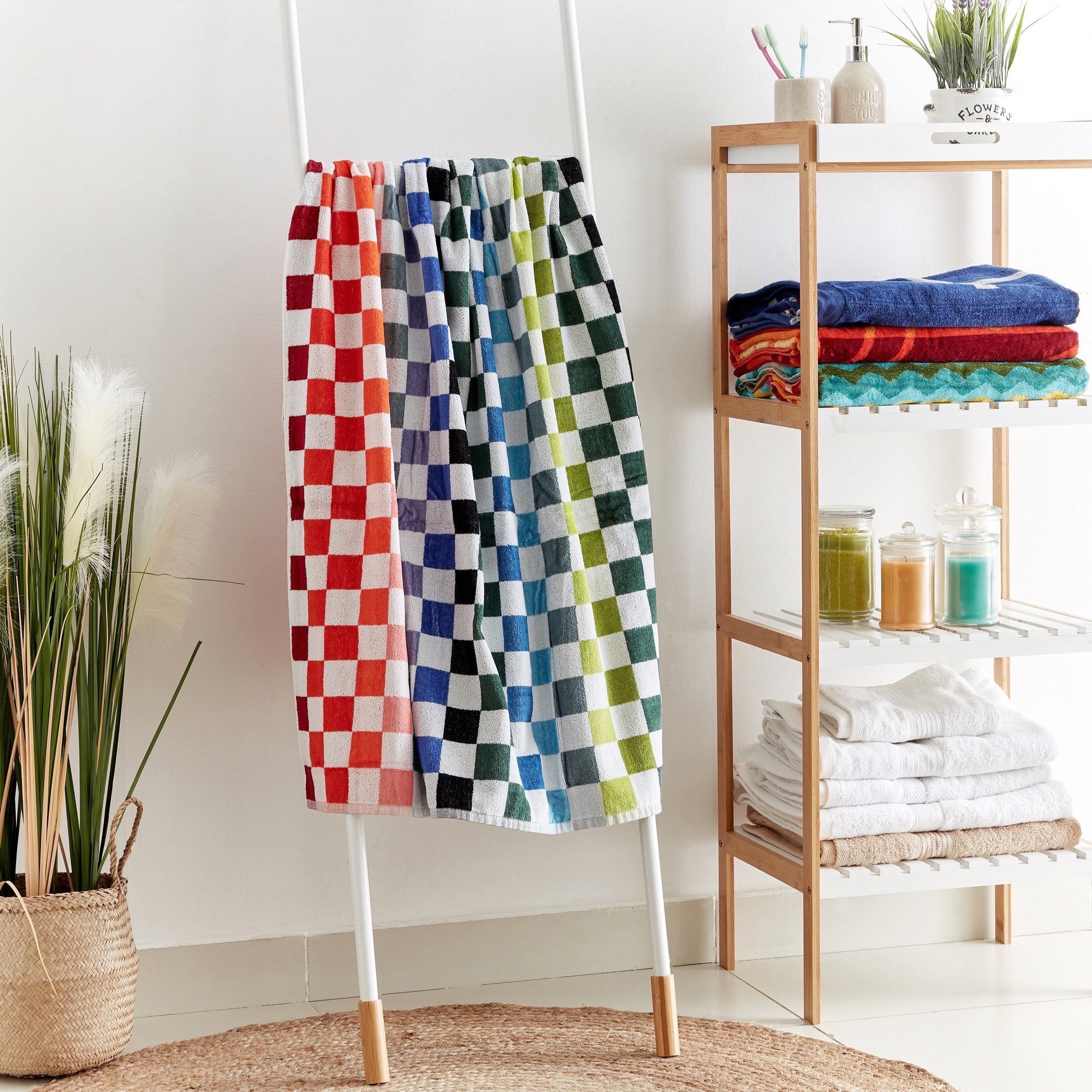 منشفة شاطئ قطن بتصميم مكعبّات من فيفيد - 86x160 سم-hbxbathroom-bathroomtextiles-image-4
