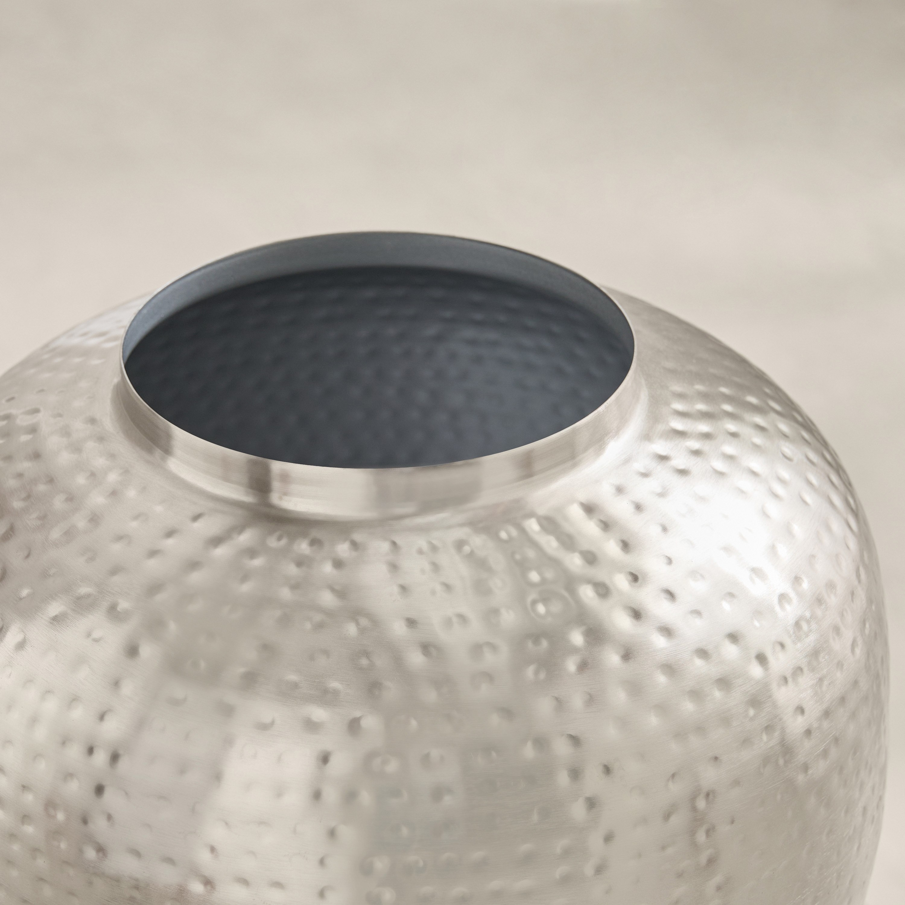 Avya Hammered Flower Vase - 26x26x21 cm-hbxbedroom-decorandaccessories-vases-image-3