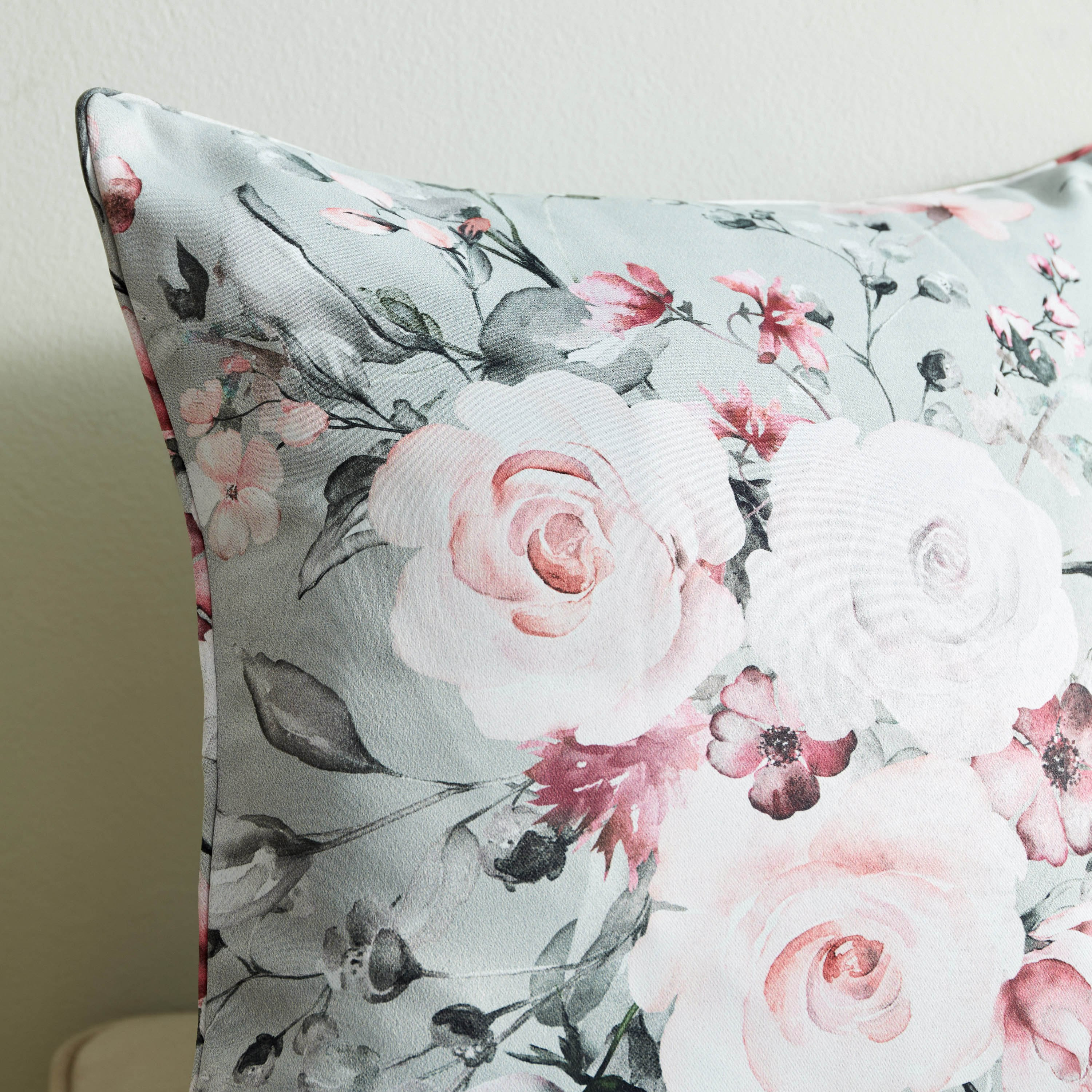 غطاء وسادة بطبعات من جلوم روزا - 40x40 سم-PROMO_HB_AE_B1G1_250925-image-2