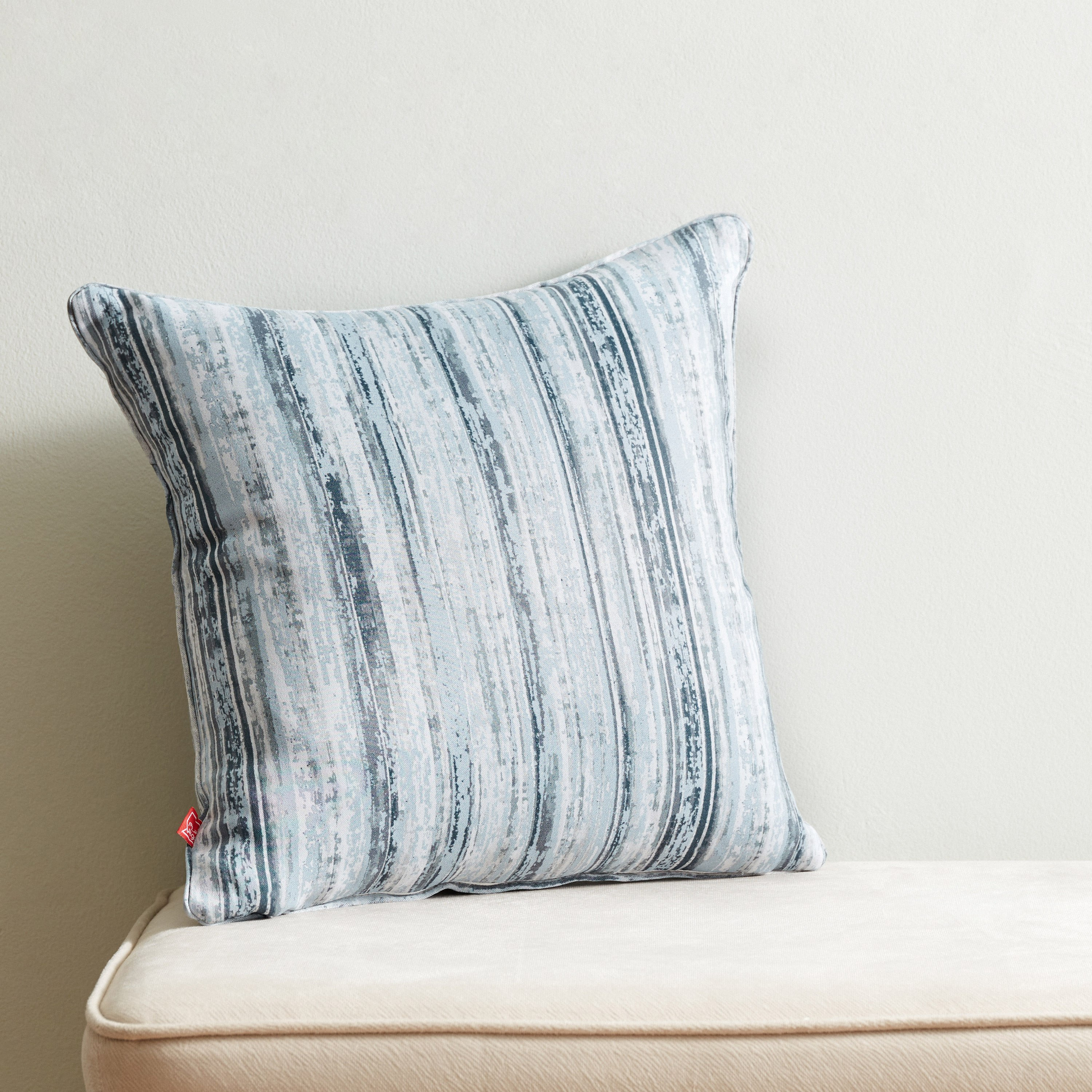 غطاء وسادة بطبعات من جلوم إيما - 40x40 سم-hbxhomeware-cushionsandcovers-cushioncovers-image-1