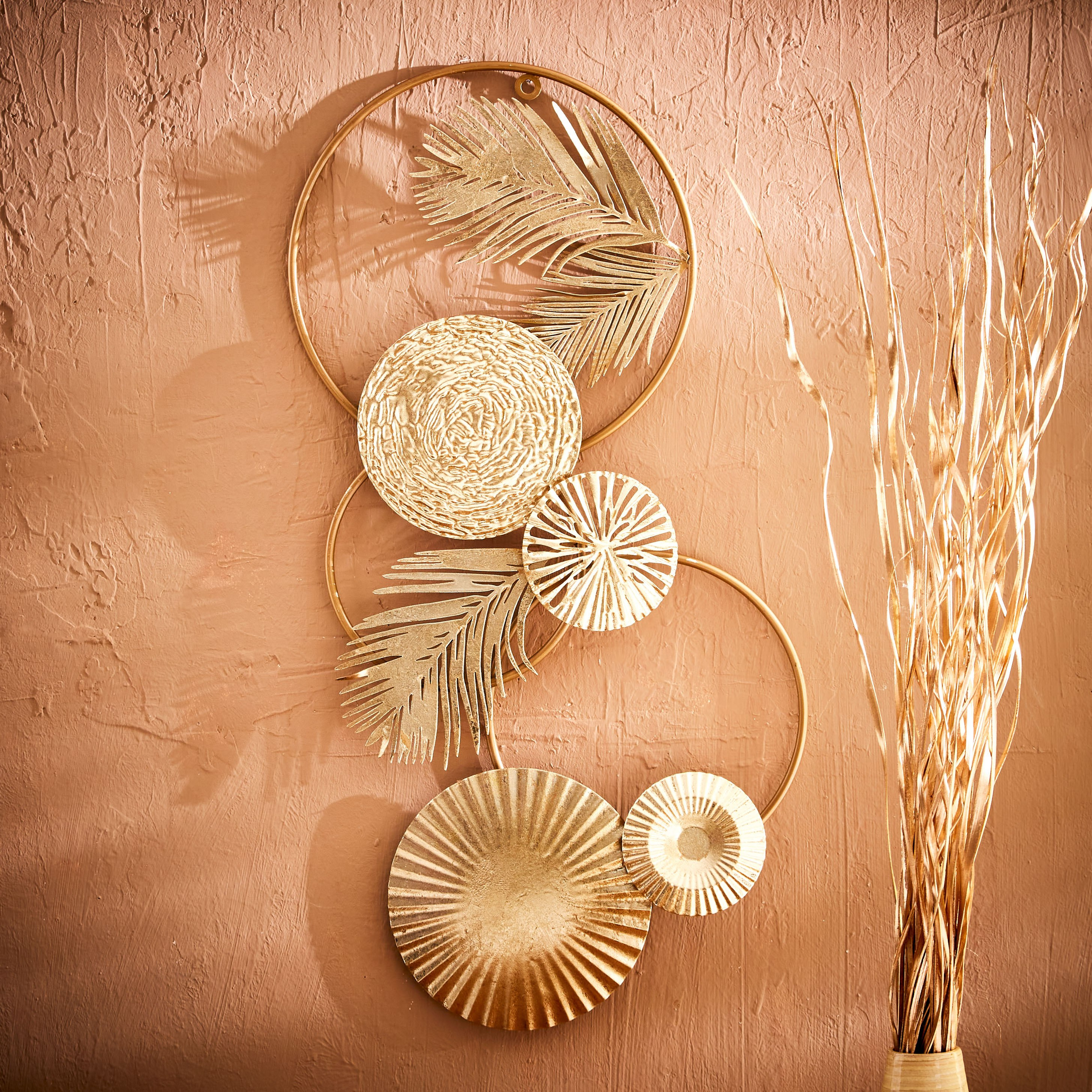 زينة حائط معدن من والتون - 38x4x74 سم-hbxdiningroom-walldecor-wallart-image-1