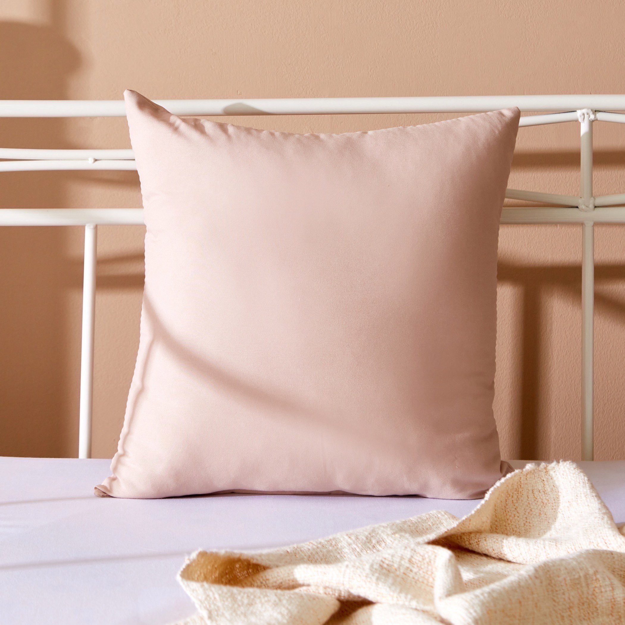 وسادة محشوة بألياف دقيقة من أكسيس - 40x40 سم-hbxlivingroom-furnishings-cushionsandcovers-filledcushions-image-1