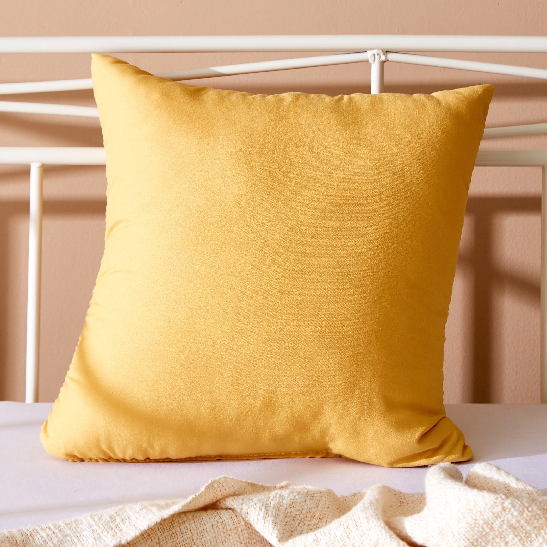 وسادة محشوة بألياف دقيقة من أكسيس - 40x40 سم-hbxlivingroom-furnishings-cushionsandcovers-filledcushions-image-1