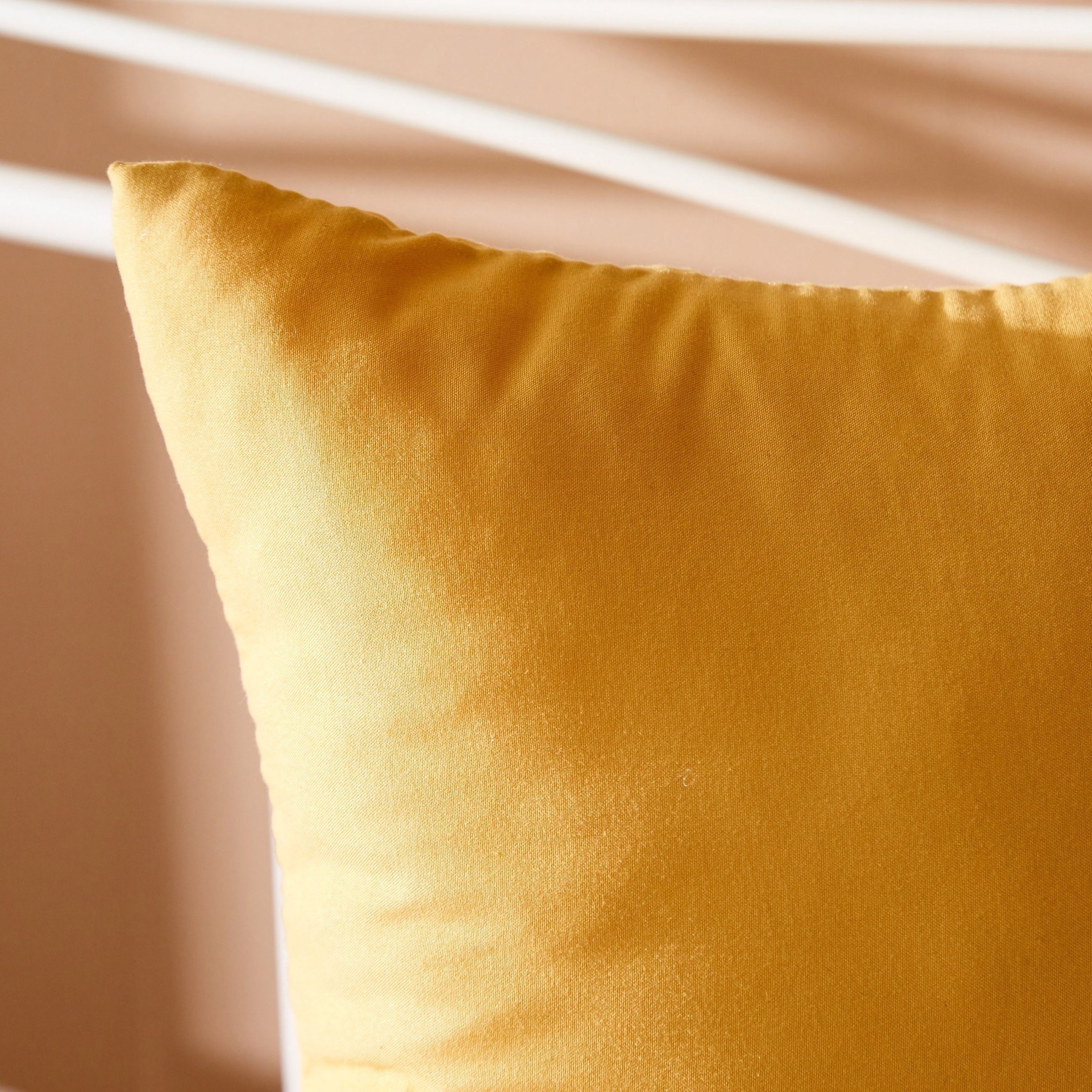 وسادة محشوة بألياف دقيقة من أكسيس - 40x40 سم-hbxlivingroom-furnishings-cushionsandcovers-filledcushions-image-2