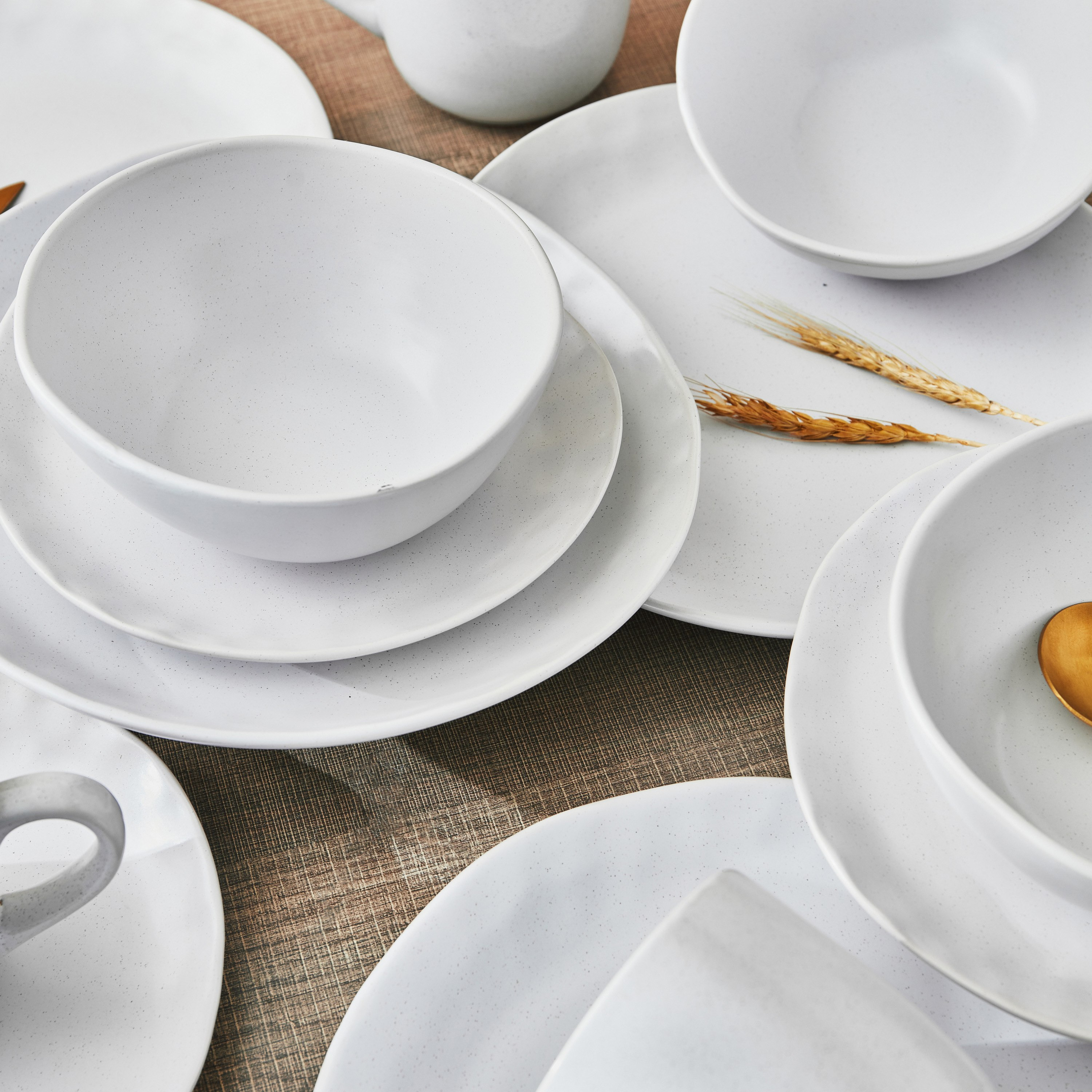 Vintage 16-Piece Stoneware Dinner Set-hbxhomeware-hbxkitchen-image-6