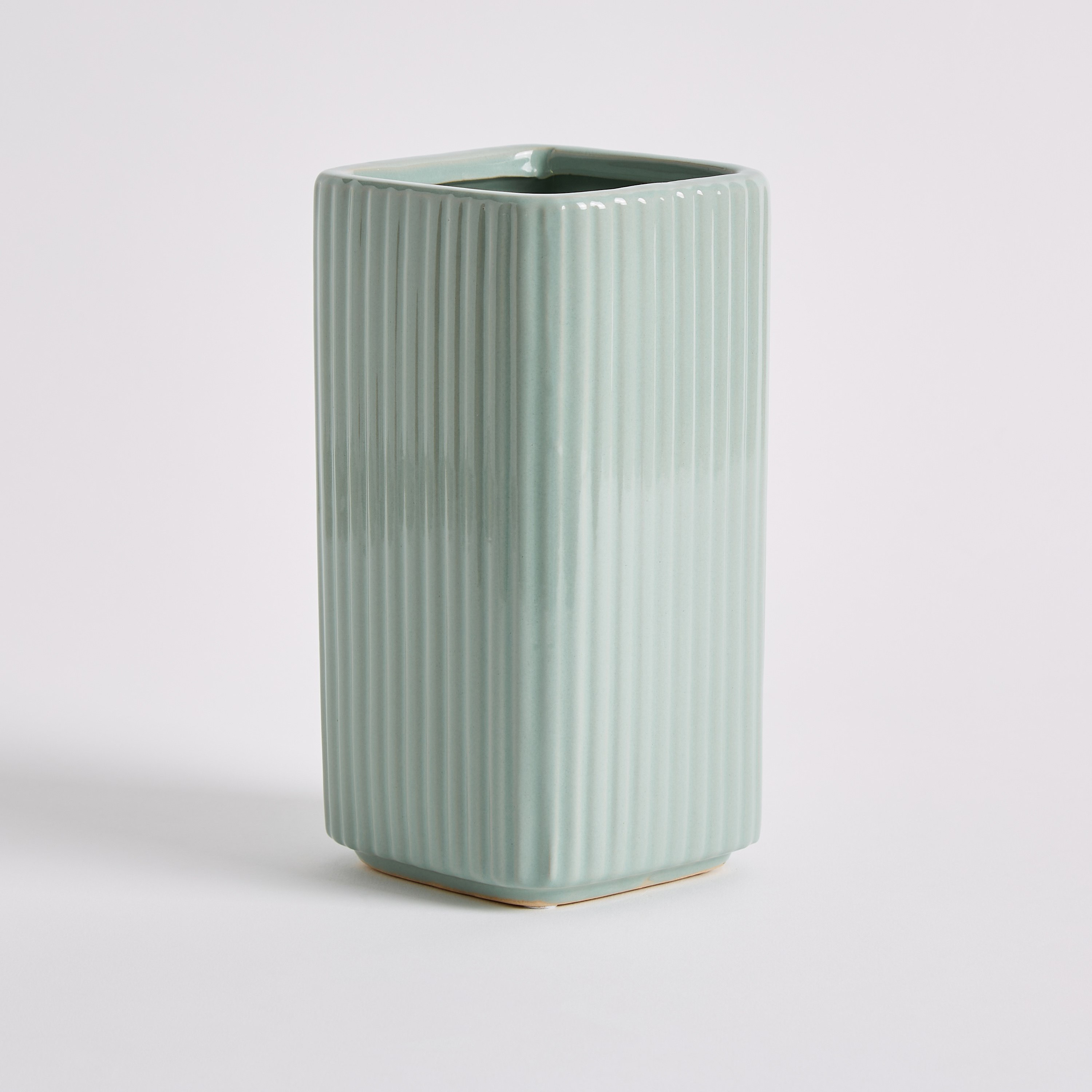 مزهرية سيراميك طويلة مضلعة بشكل مكعب من سانسا - 10.5x10.5x20 سم-hbxbedroom-decorandaccessories-vases-image-5