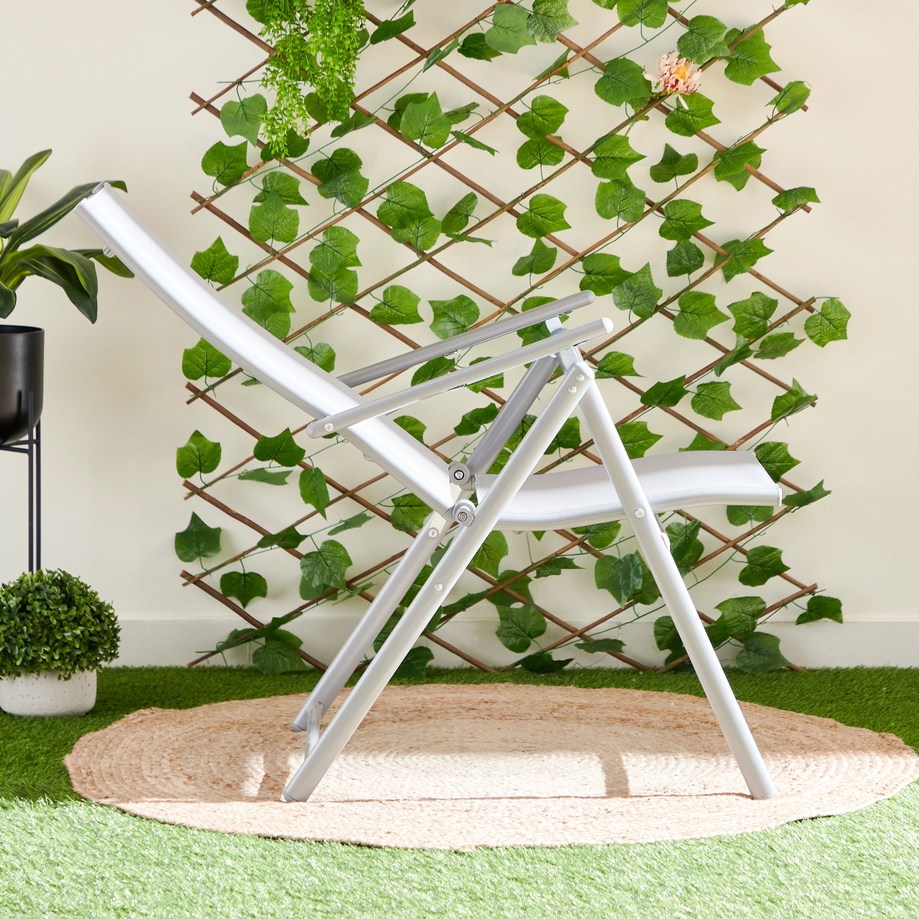 كرسي للجلسات الخارجية من ميرتون-hbxfurniture-outdoor-swingsandchairs-image-3