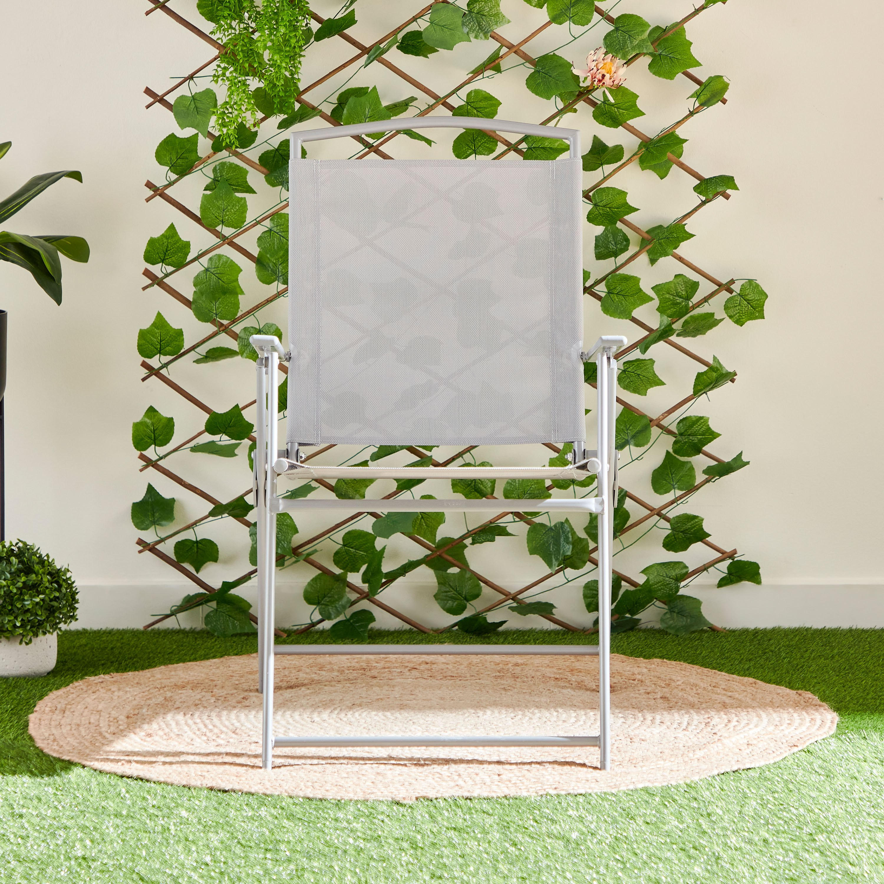 كرسي للجلسات الخارجية من فيرا كيكر-hbxfurniture-outdoor-swingsandchairs-image-2