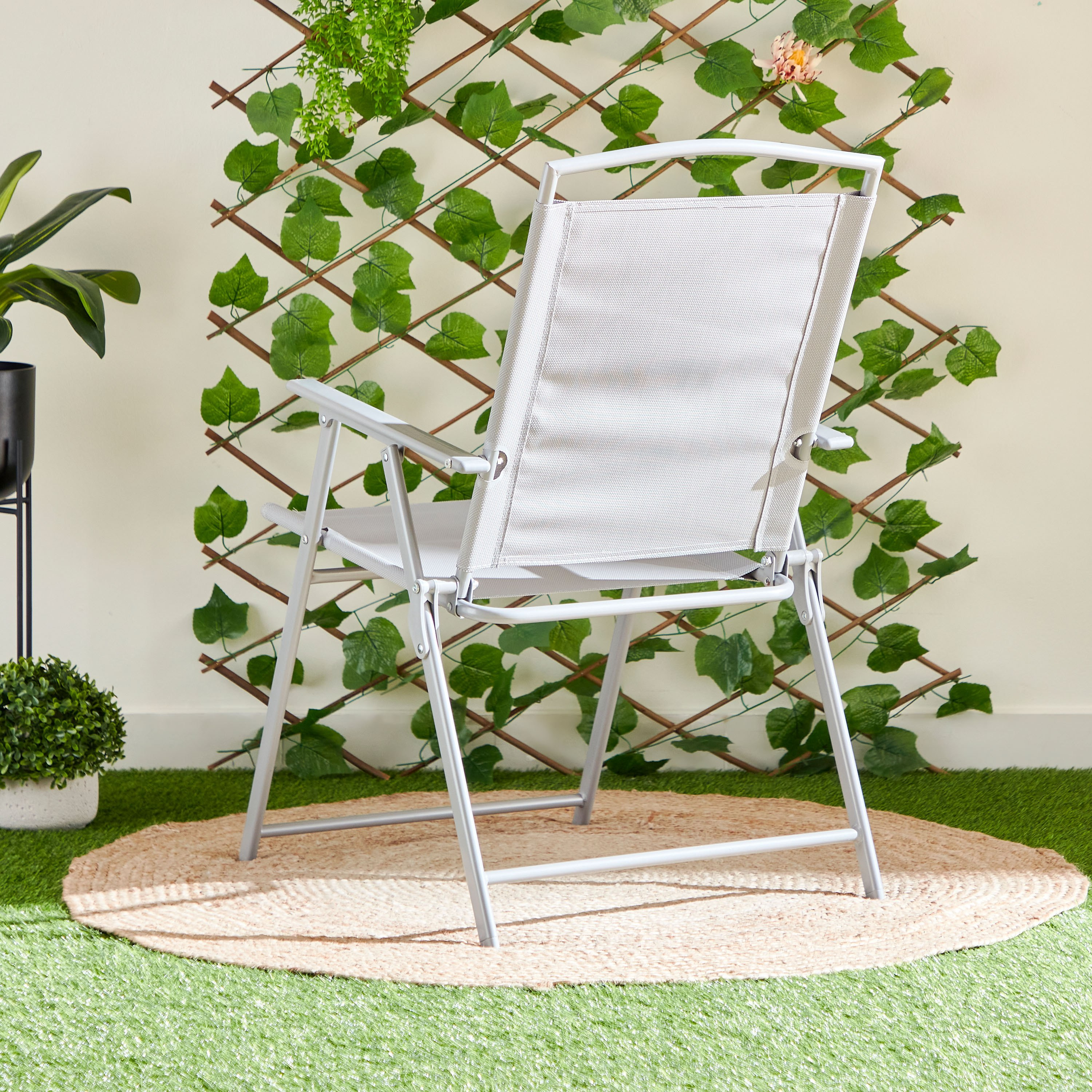 كرسي للجلسات الخارجية من فيرا كيكر-hbxfurniture-outdoor-swingsandchairs-image-4