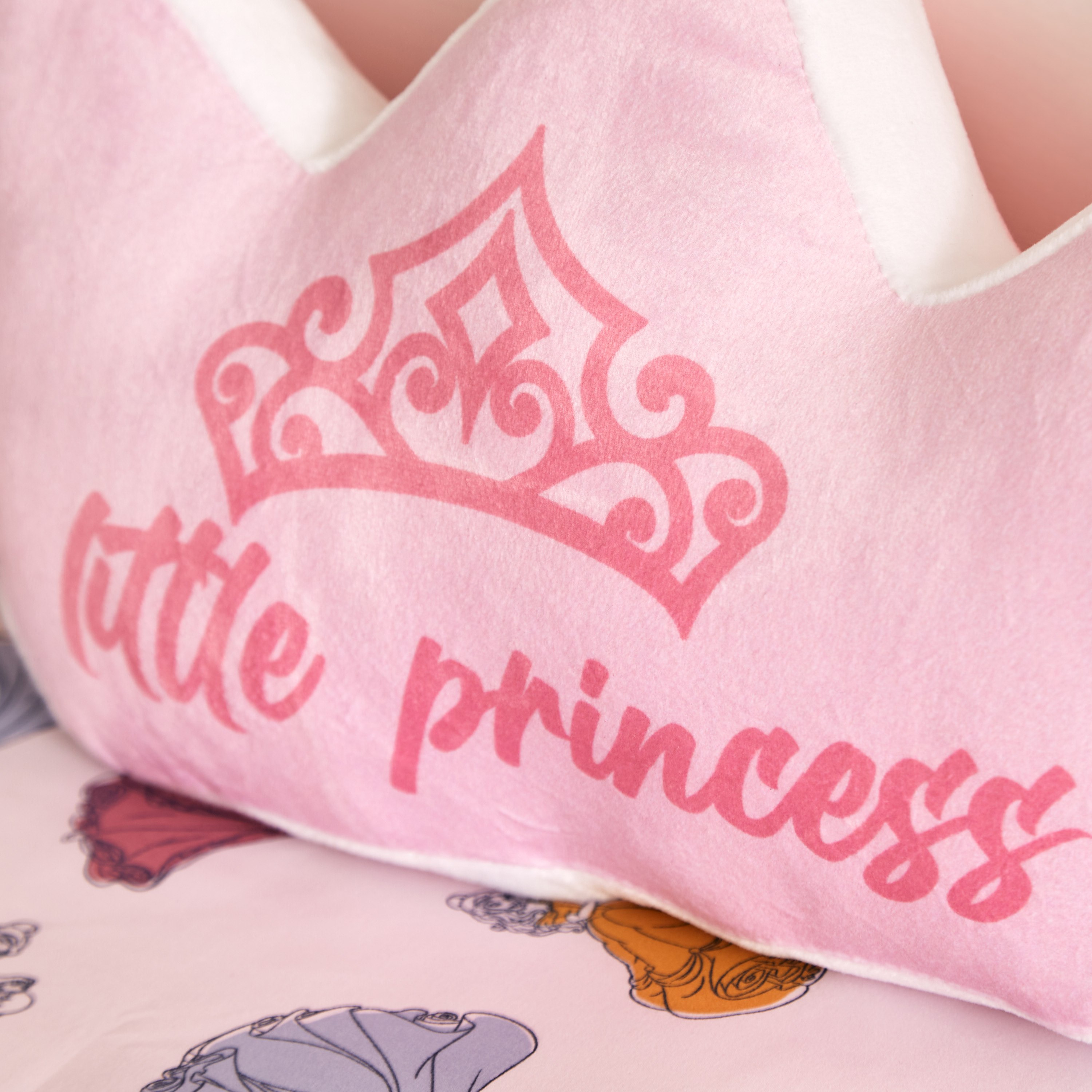 وسادة بتصميم تاج 40 سم من برينسيس-hbxhomeware-hbxkidsandyouth-image-2