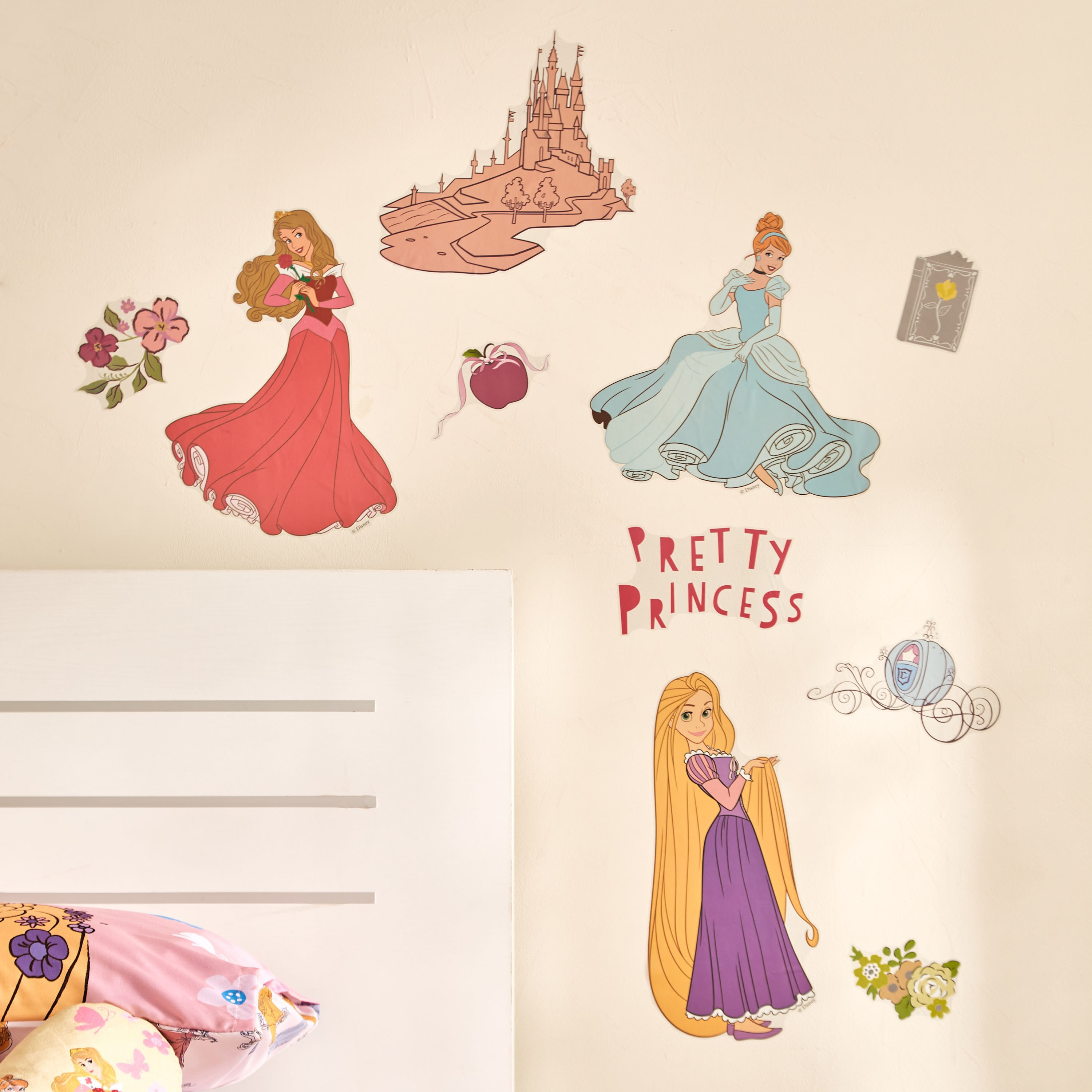 ملصق حائط قابل لإعادة الاستخدام بتصميم أميرة - 60x90 سم-hbxhomeware-hbxkidsandyouth-image-1