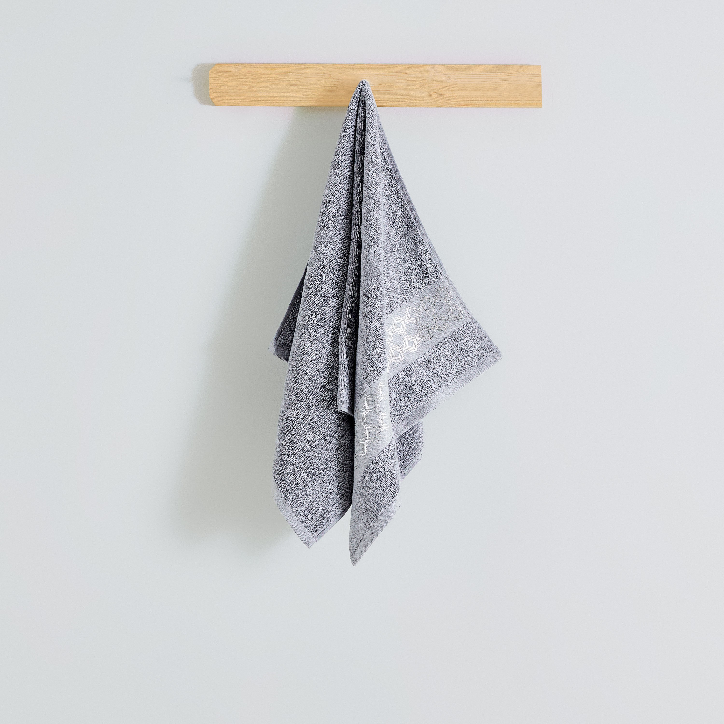 Petra Foil Printed Cotton Hand Towel - 50x90 cm-hbxbathroom-bathroomtextiles-image-1