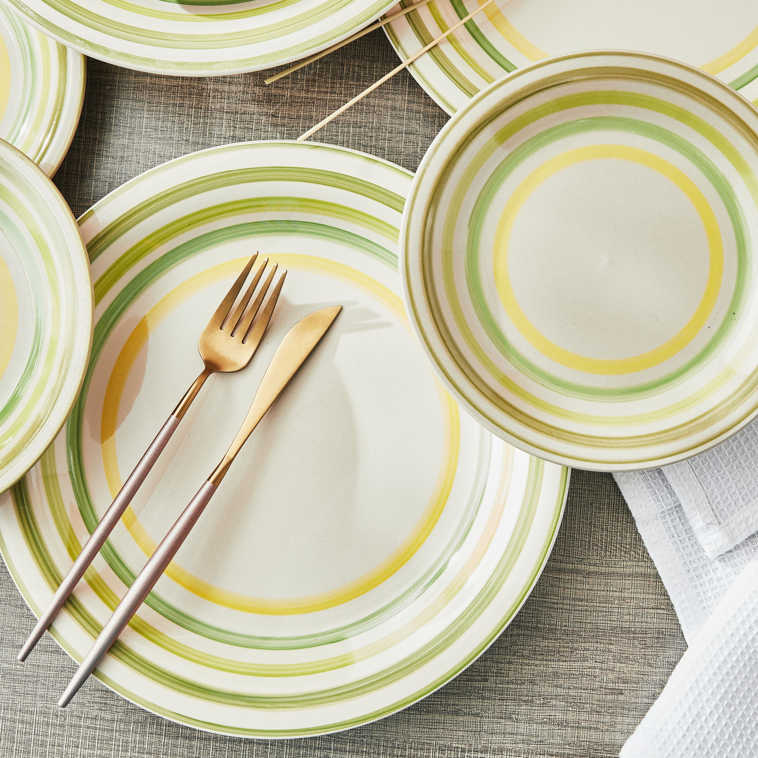 Timeless 16-Piece Stoneware Dinner Set-hbxhomeware-hbxkitchen-image-7