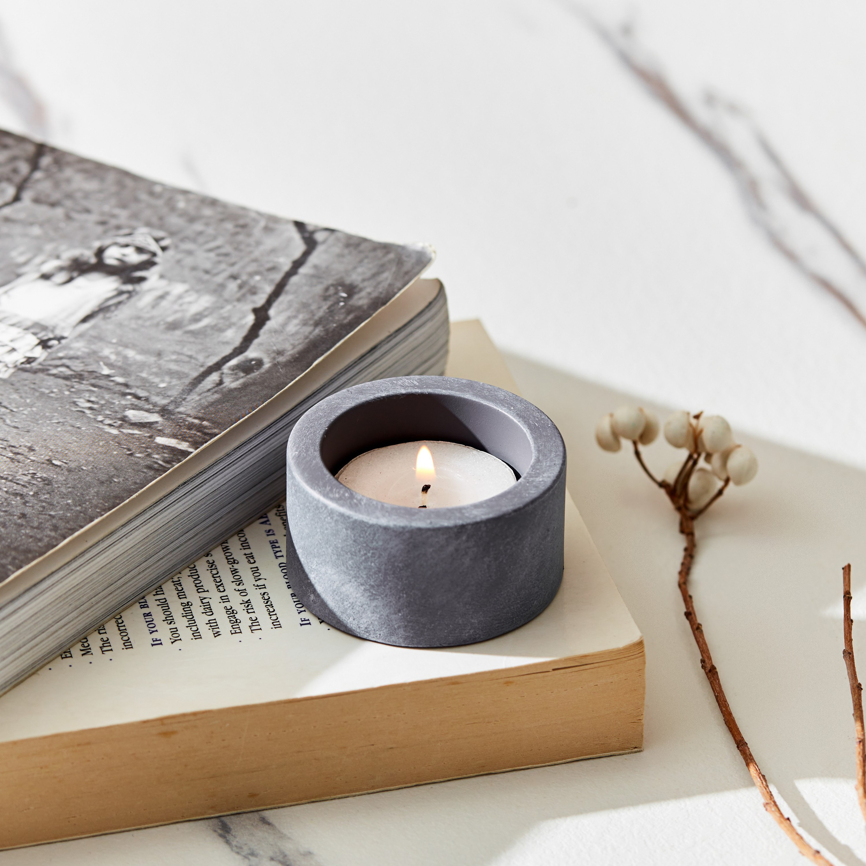 حامل شموع صغيرة فردي من ستيرلينج - 6x6x3 سم-hbxlivingroom-decorandaccessories-candleholders-image-1