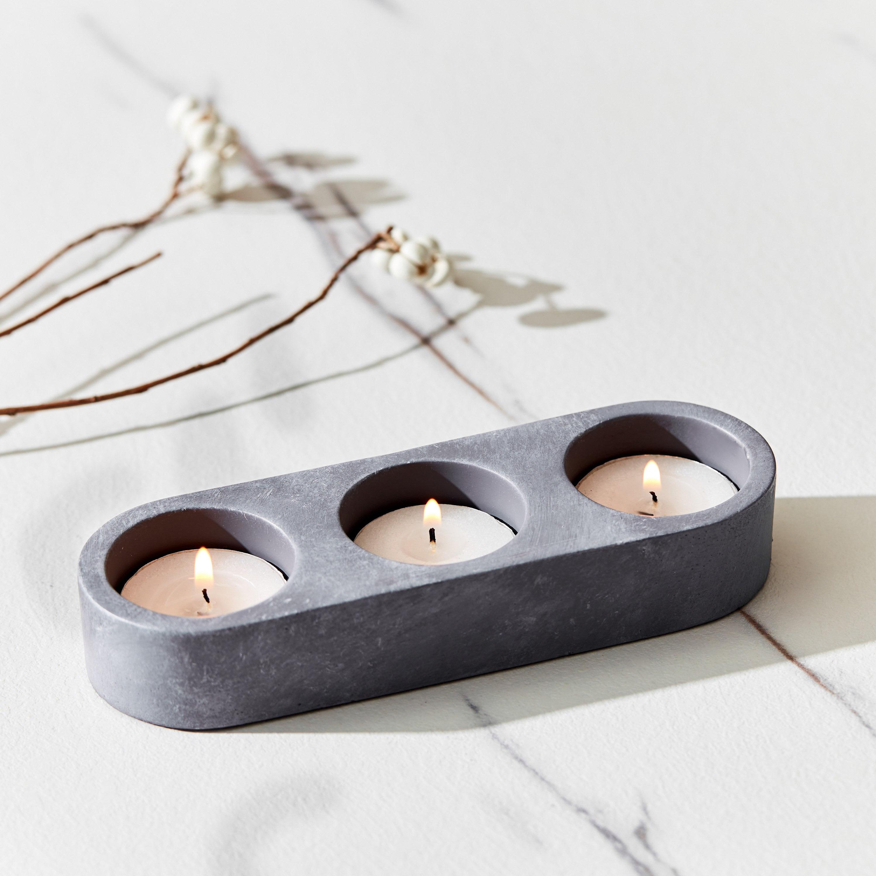 حامل شموع صغيرة بـ3 فتحات من ستيرلينج - 16x5x3 سم-hbxlivingroom-decorandaccessories-candleholders-image-1
