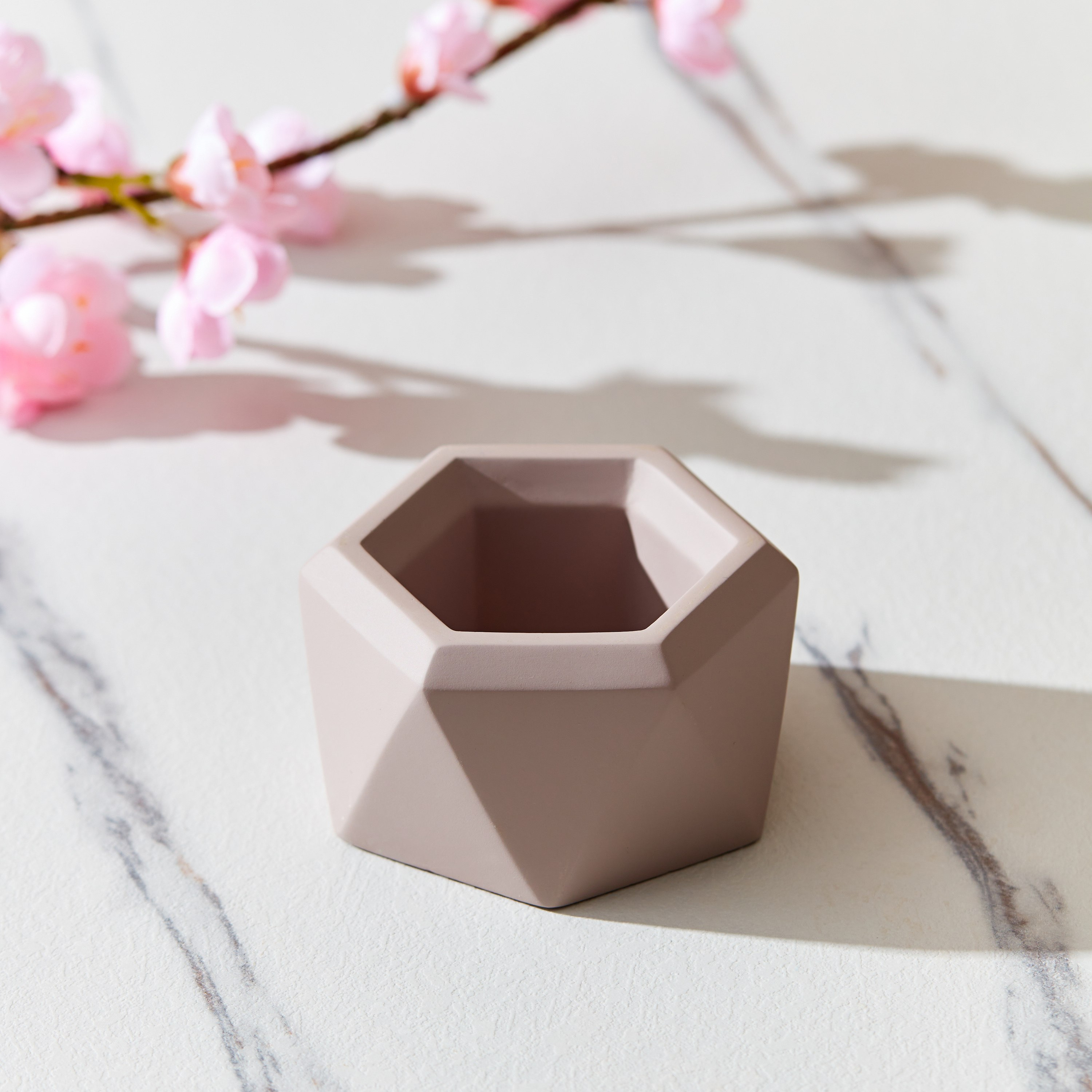 حامل شموع صغيرة مضلع من ستيرلينج - 9x9x5 سم-hbxlivingroom-decorandaccessories-candleholders-image-2