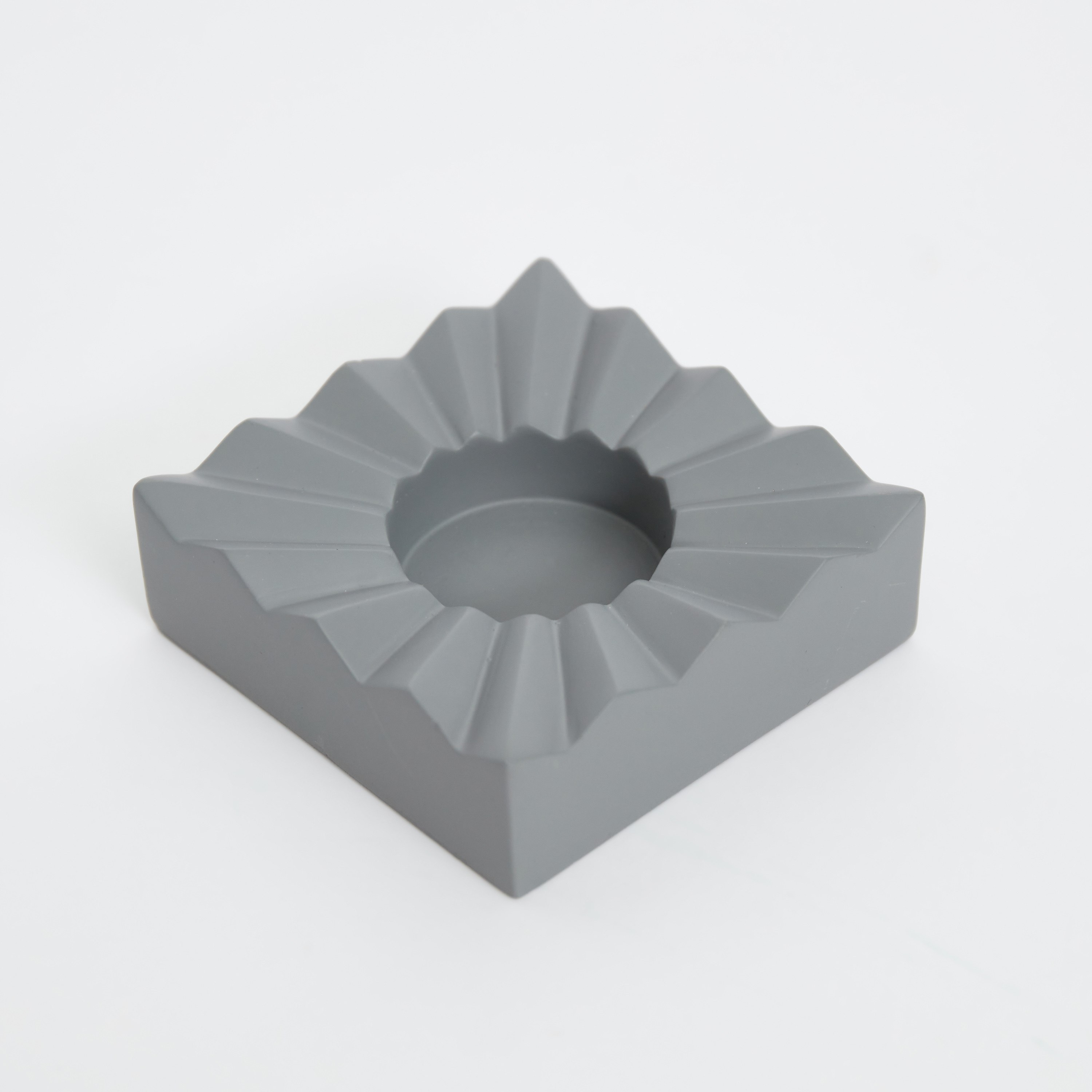 حامل شموع مربع بتصميم مموج من ستريلينج - 8x8x3 سم-hbxlivingroom-decorandaccessories-candleholders-image-5
