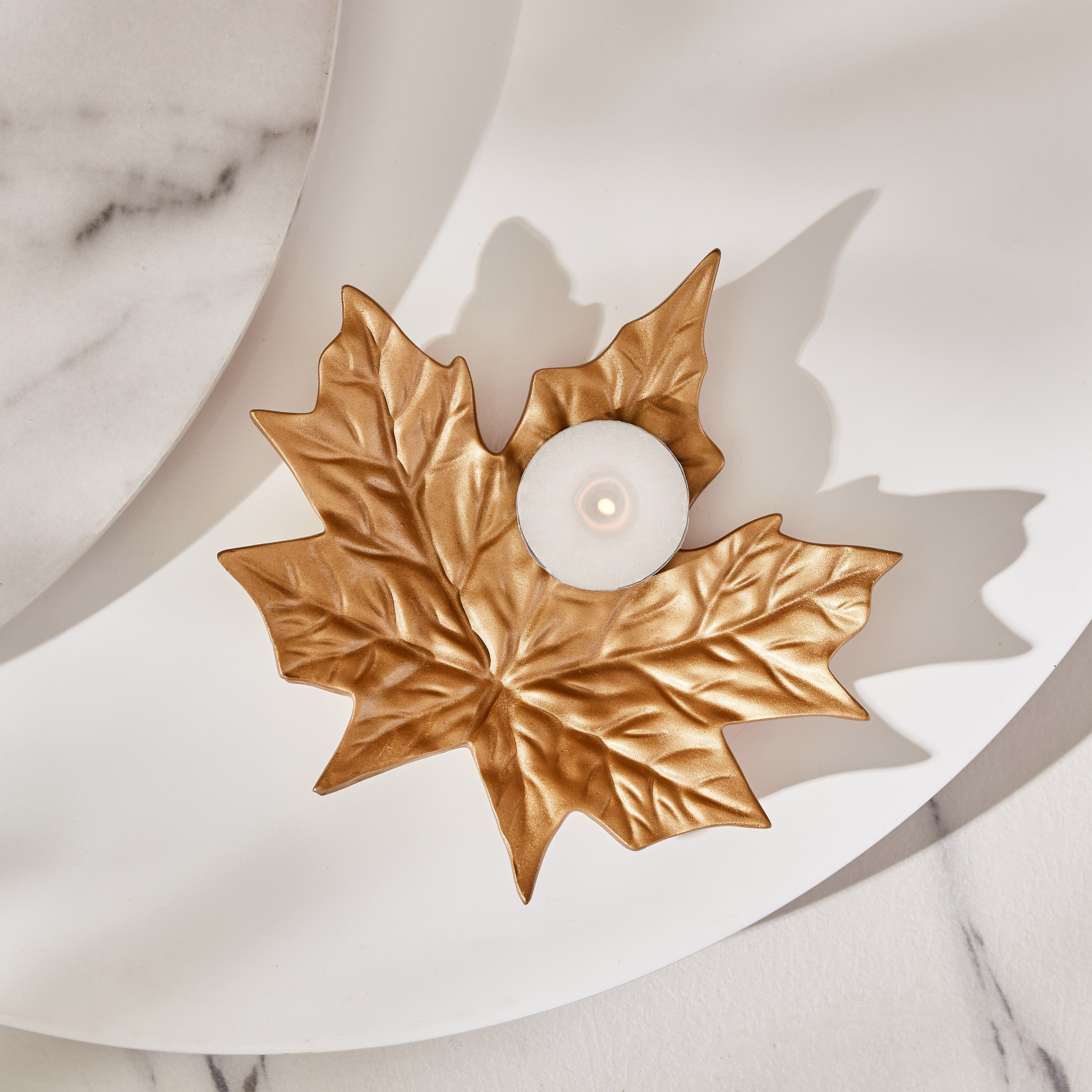 حامل شموع صغيرة بتصميم أوراق شجر من ستيرلينج - 15.1x15.1x8.3 سم-hbxlivingroom-decorandaccessories-candleholders-image-2