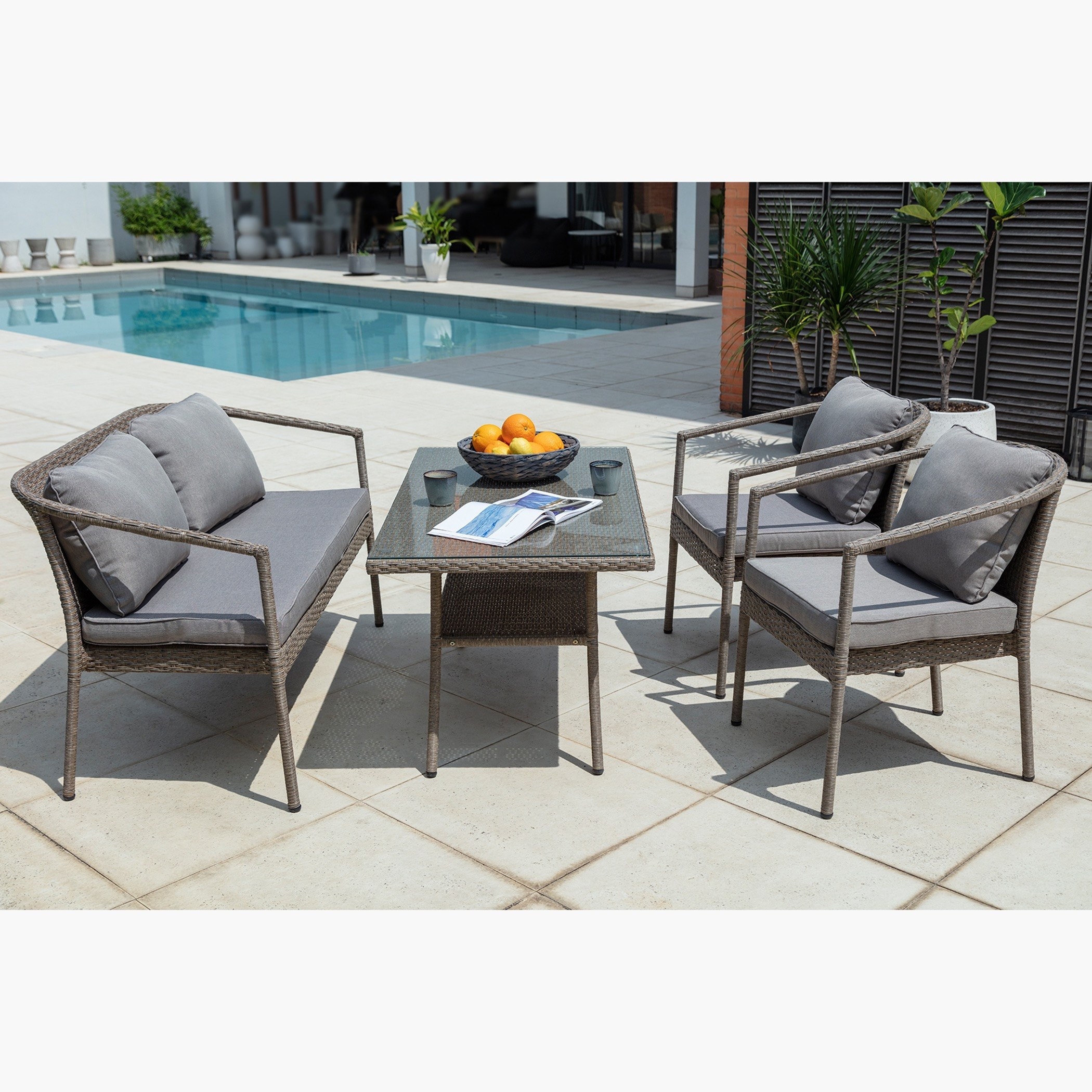طقم كنبة موسّدة 2+1+1 مقاعد للجلسات الخارجية مع طاولة قهوة من أرلي-hbxfurniture-sofasandarmchairs-sofasets-image-1